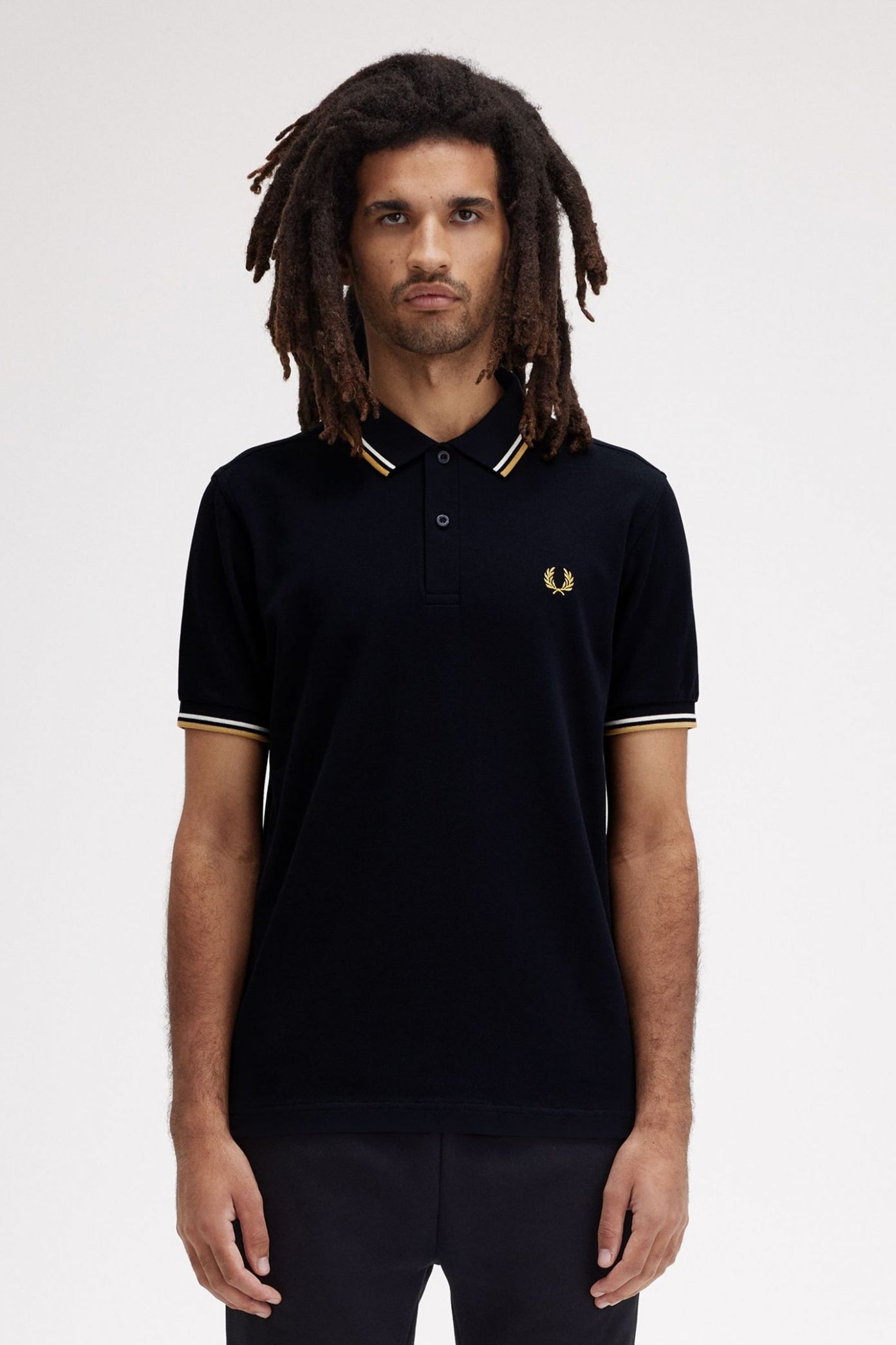FRED PERRY TWIN TIPPED en color AZUL  (1)