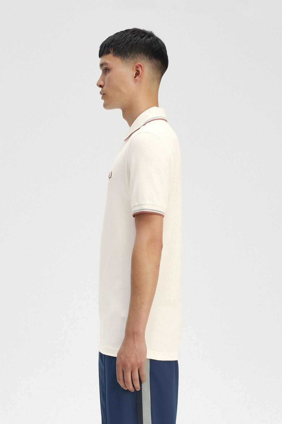 FRED PERRY TWIN TIPPED en color BEIS  (3)