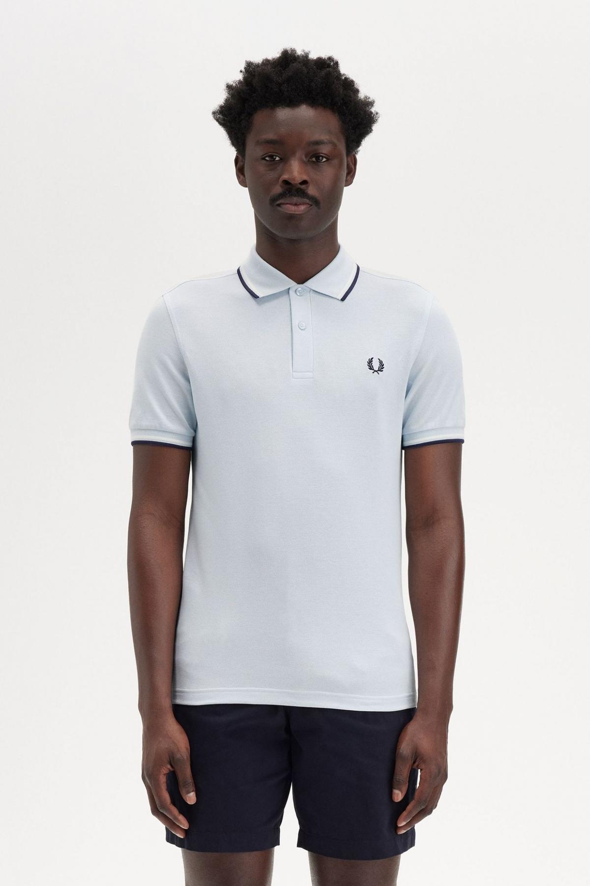 FRED PERRY TWIN TIPPED en color AZUL  (1)