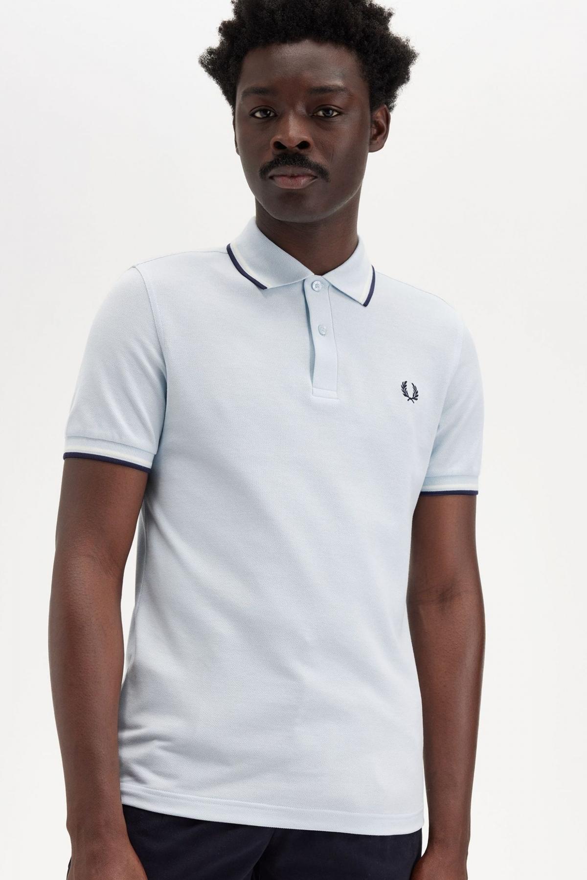 FRED PERRY TWIN TIPPED en color AZUL  (4)