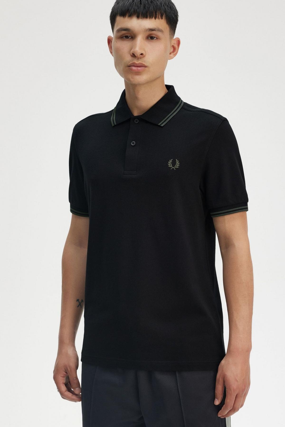 FRED PERRY TWIN TIPPED en color NEGRO  (4)
