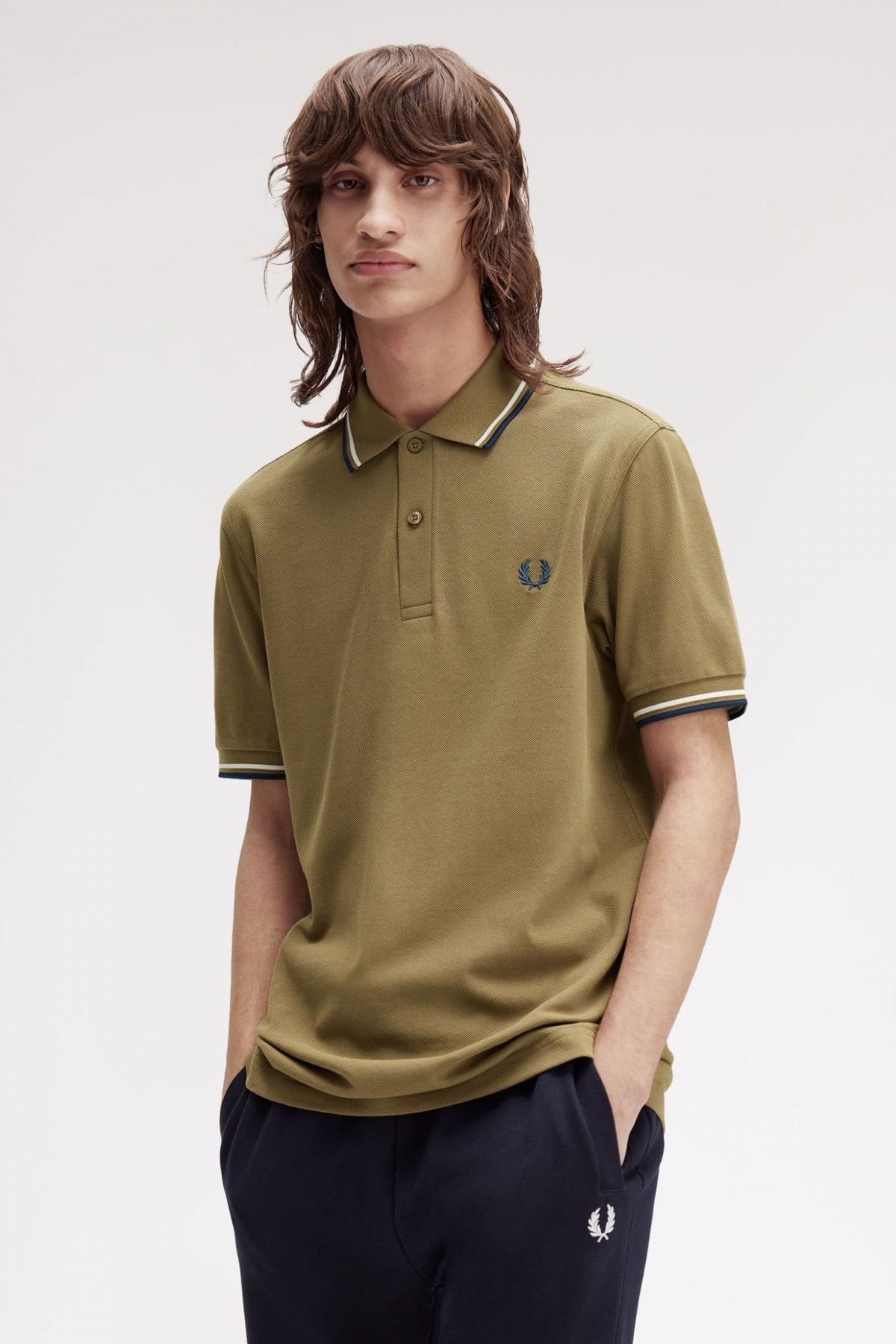 FRED PERRY TWIN TIPPED en color MARRON  (4)