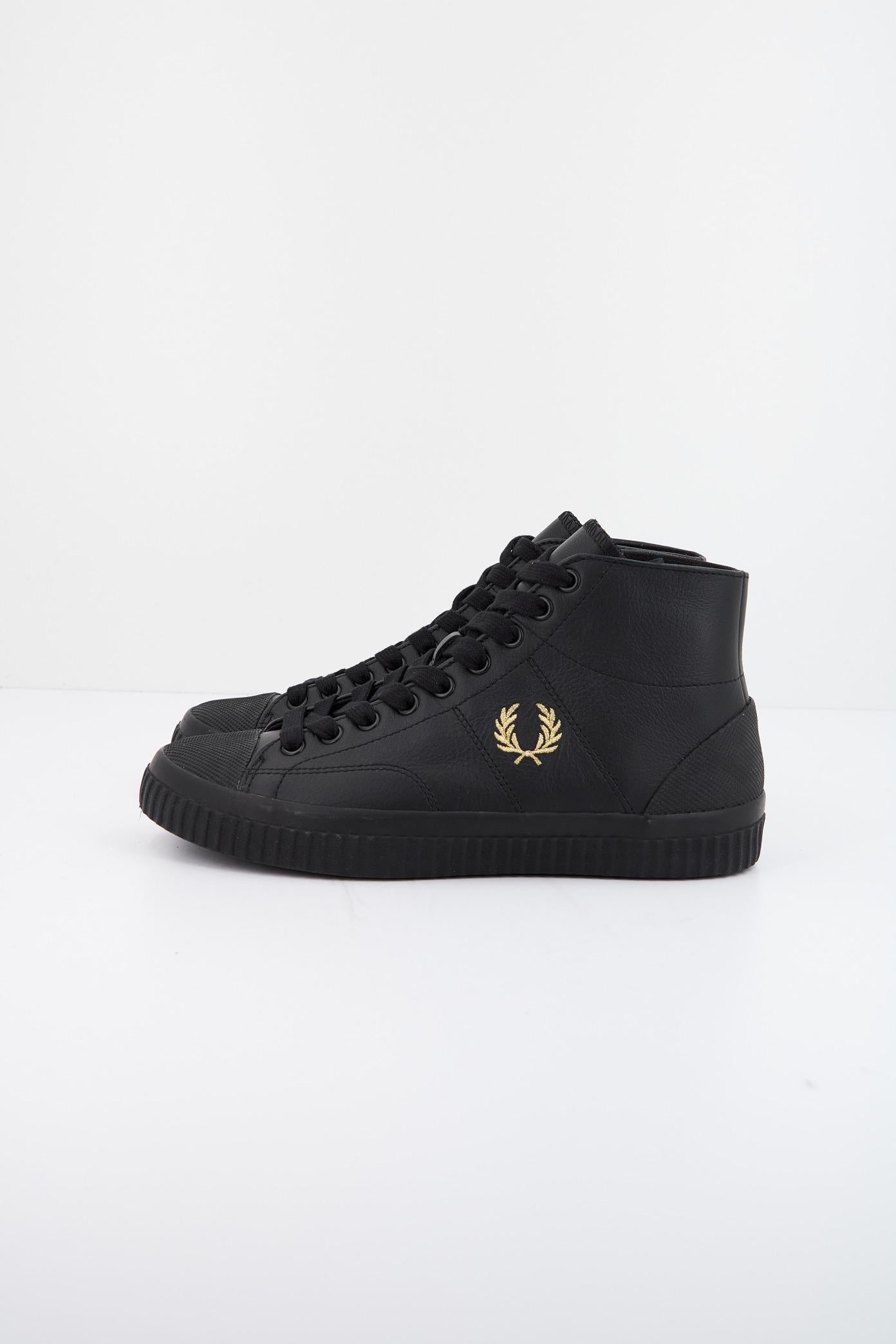FRED PERRY HUGHES MID LEATHER en color NEGRO  (1)