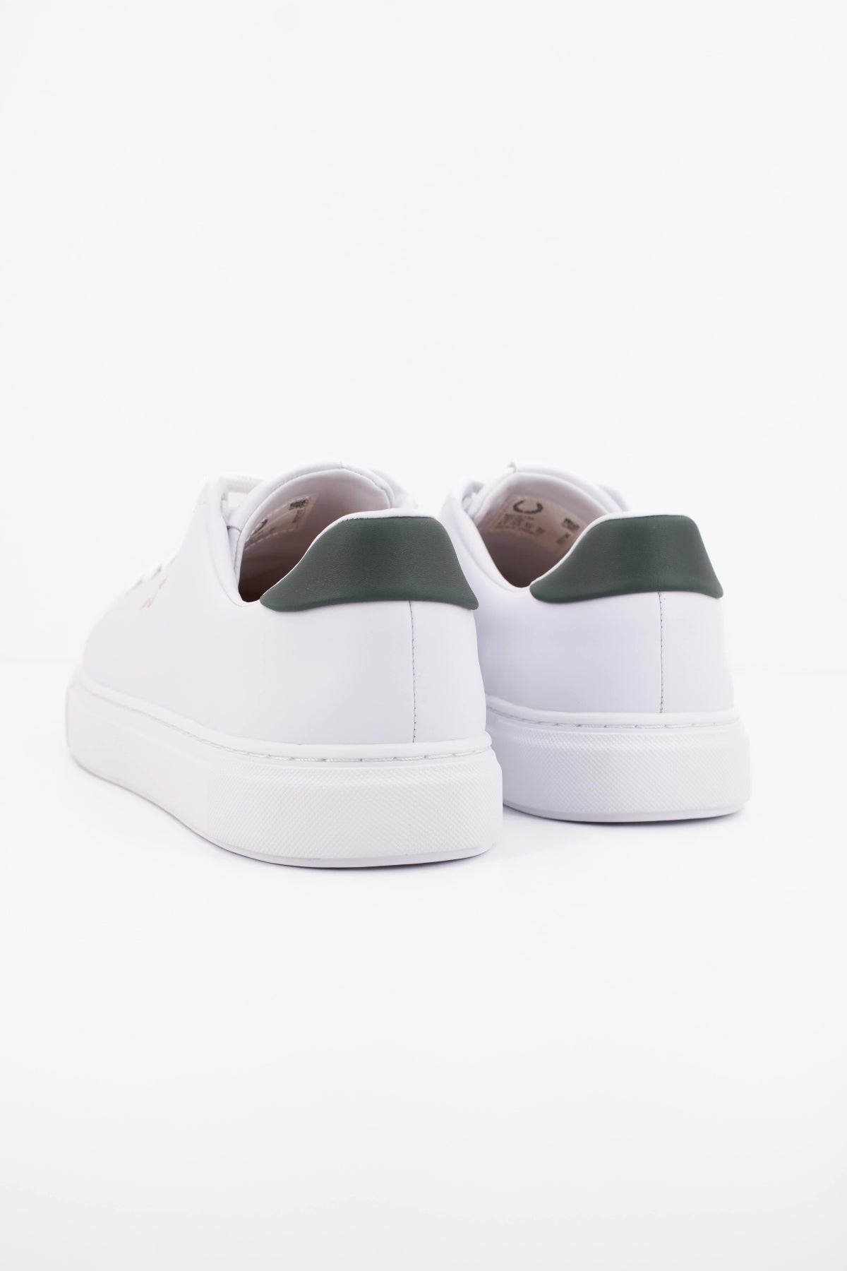 FRED PERRY LEATHER en color BLANCO  (4)