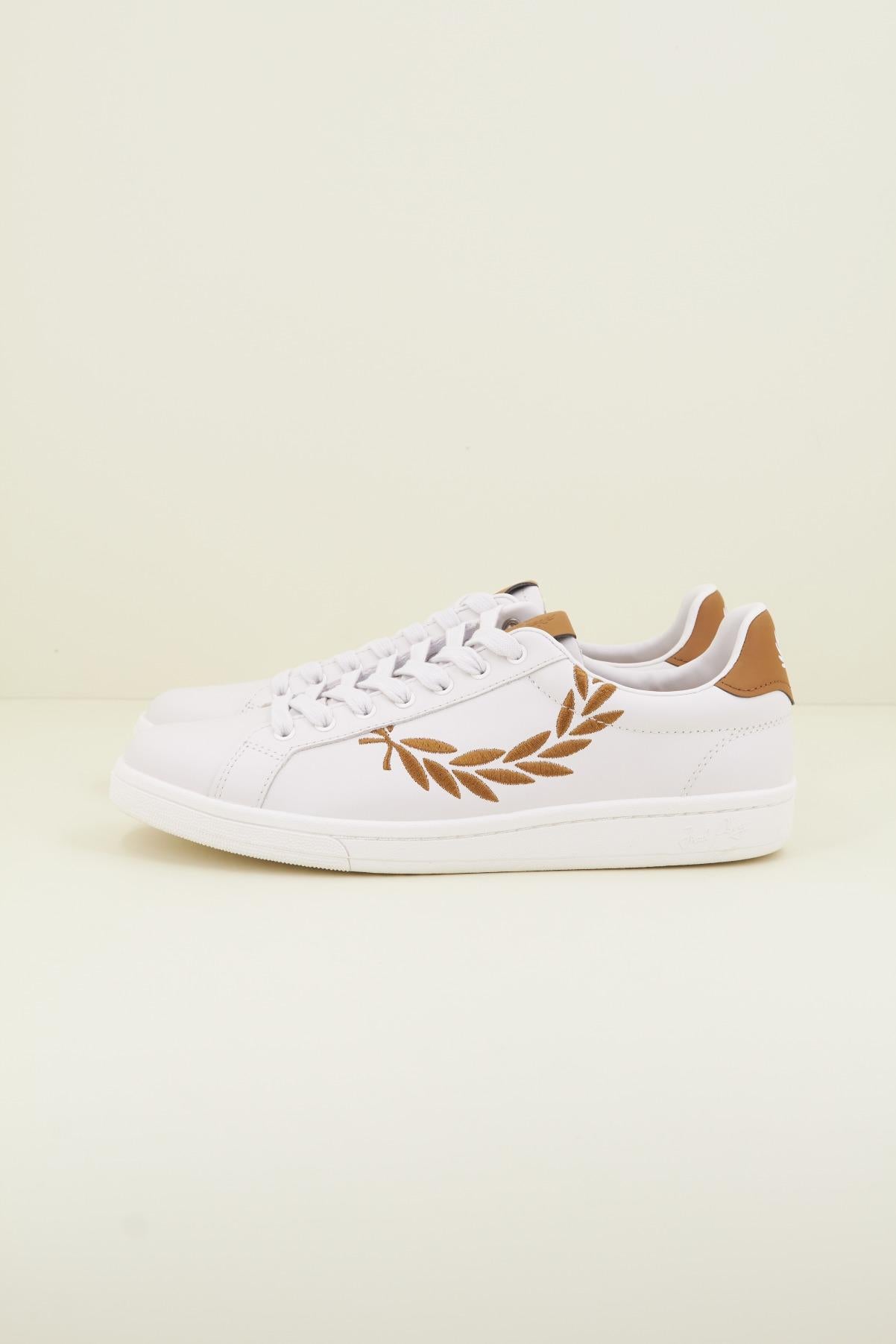 FRED PERRY LEATHER/BRANDED en color BEIS  (1)