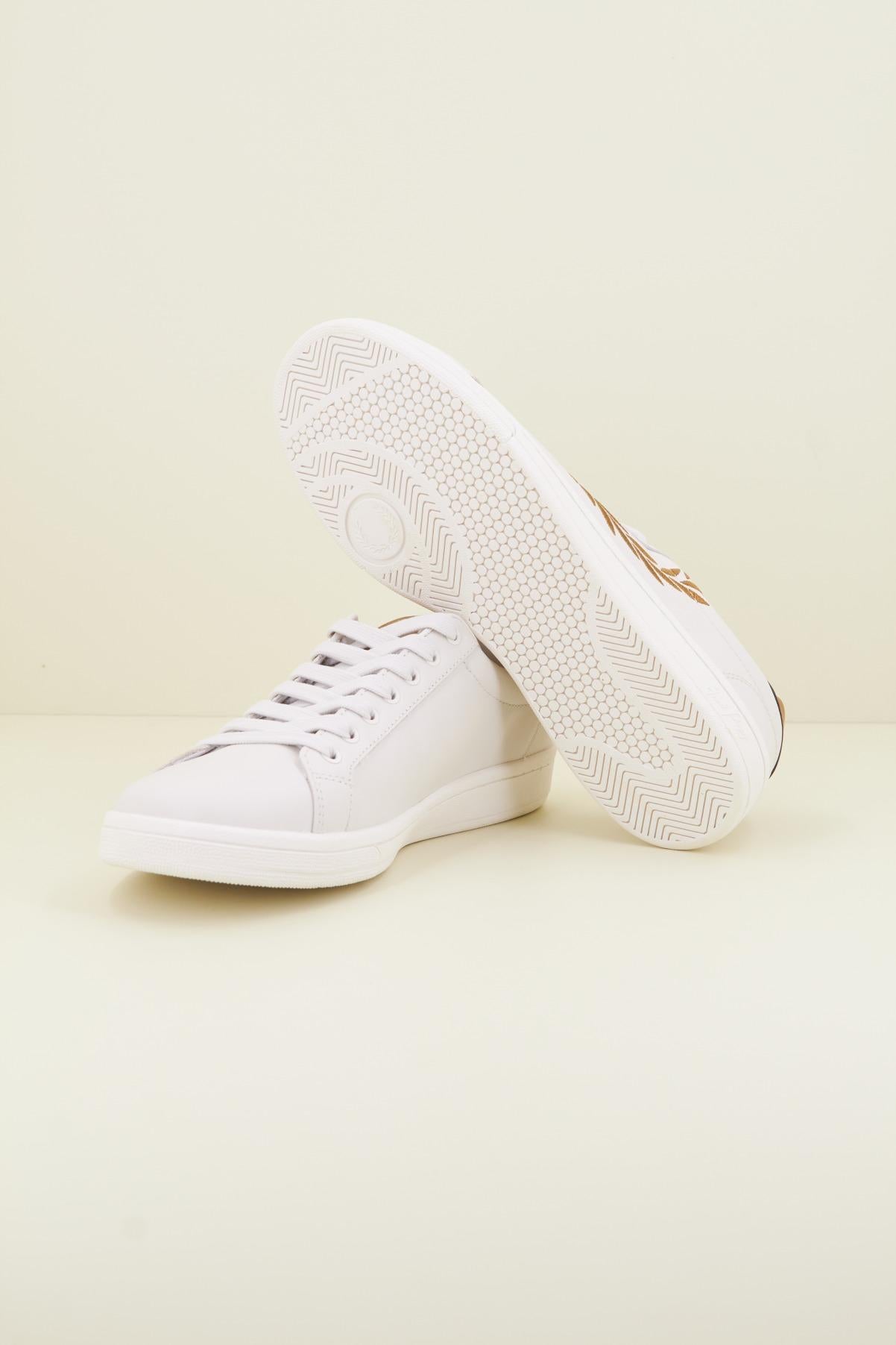 FRED PERRY LEATHER/BRANDED en color BEIS  (4)