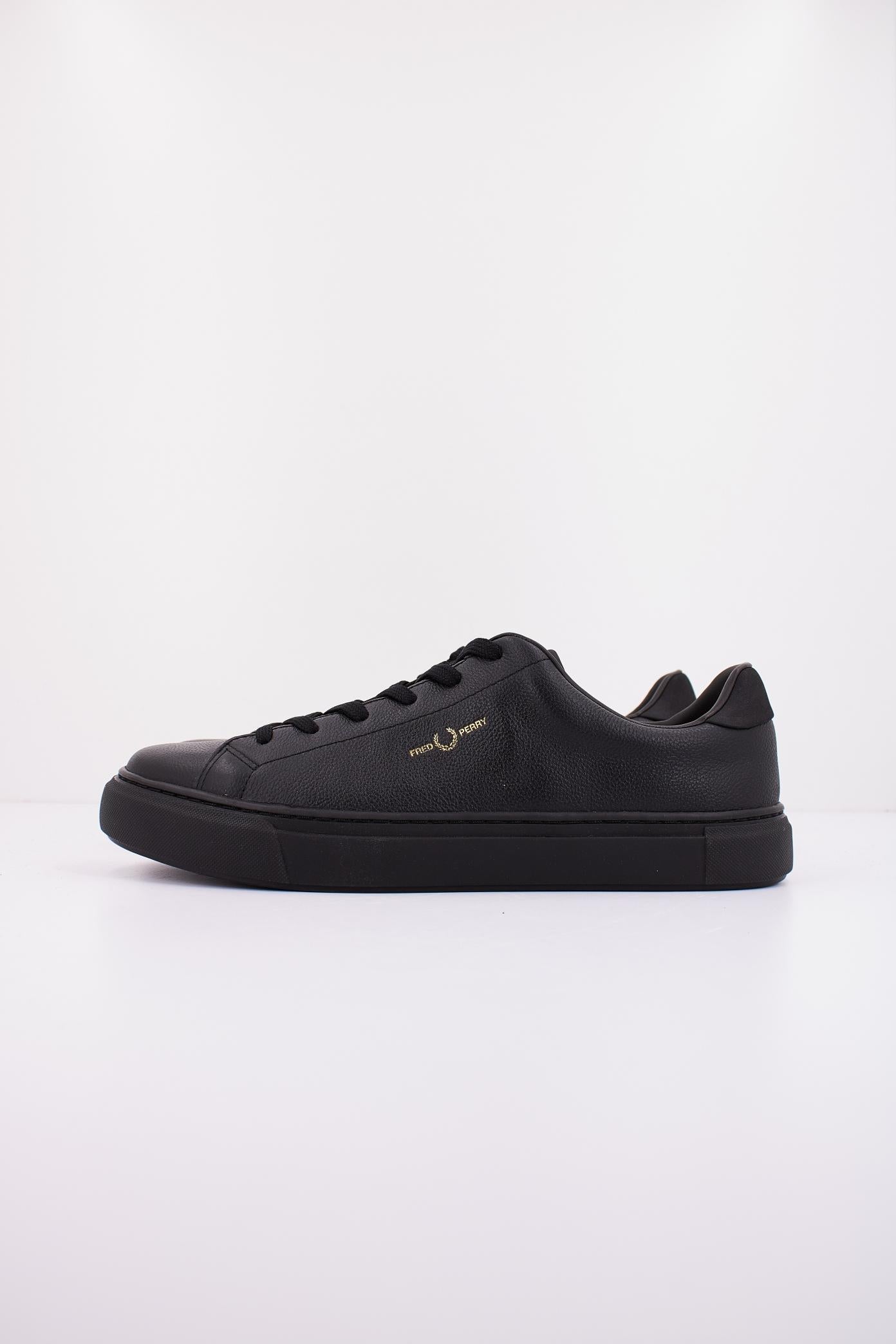 FRED PERRY B TUMBLED LEATHER en color NEGRO  (1)