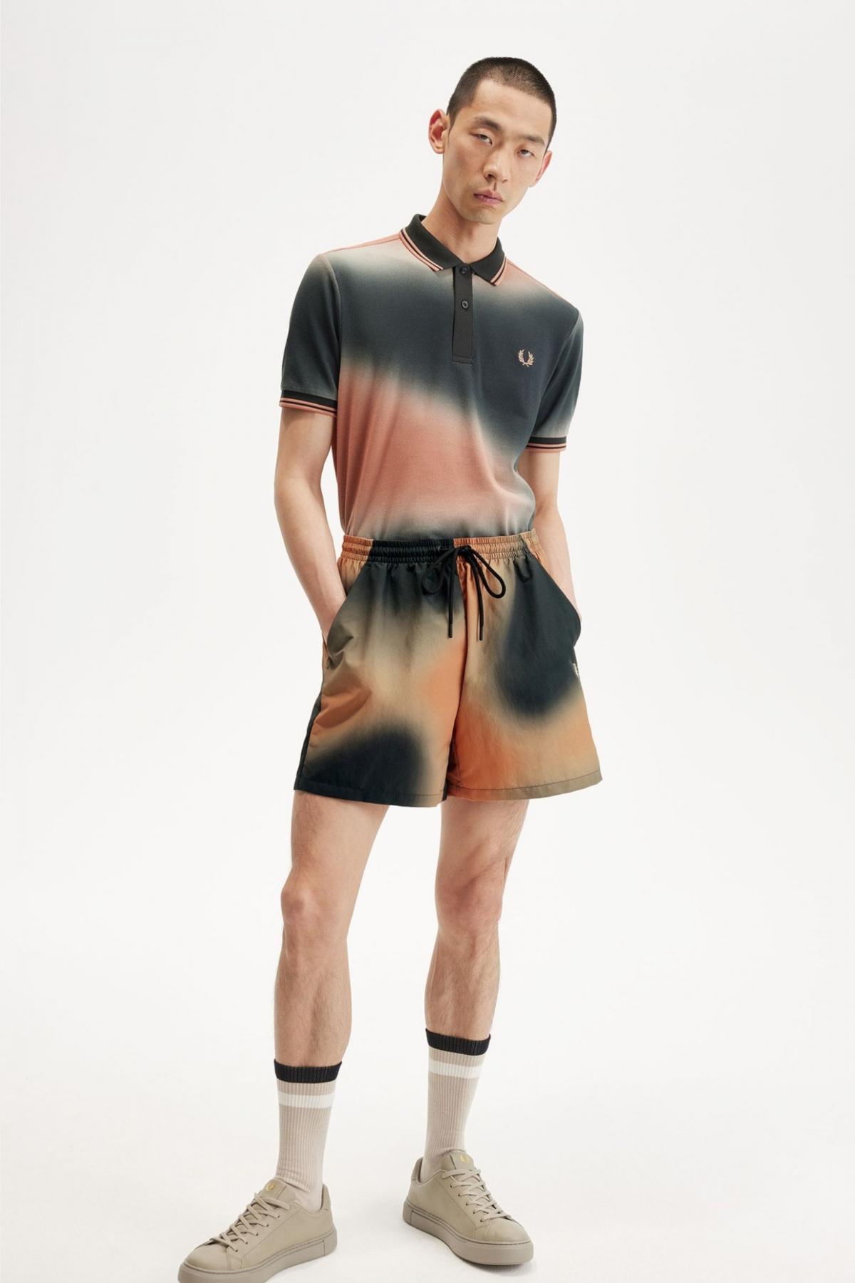 FRED PERRY PRINTED SHORT en color NEGRO  (4)