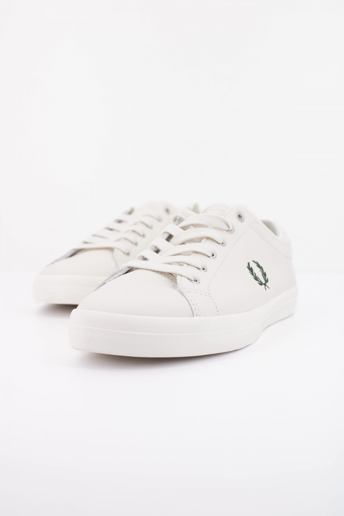 FRED PERRY B  en color BLANCO  (2)