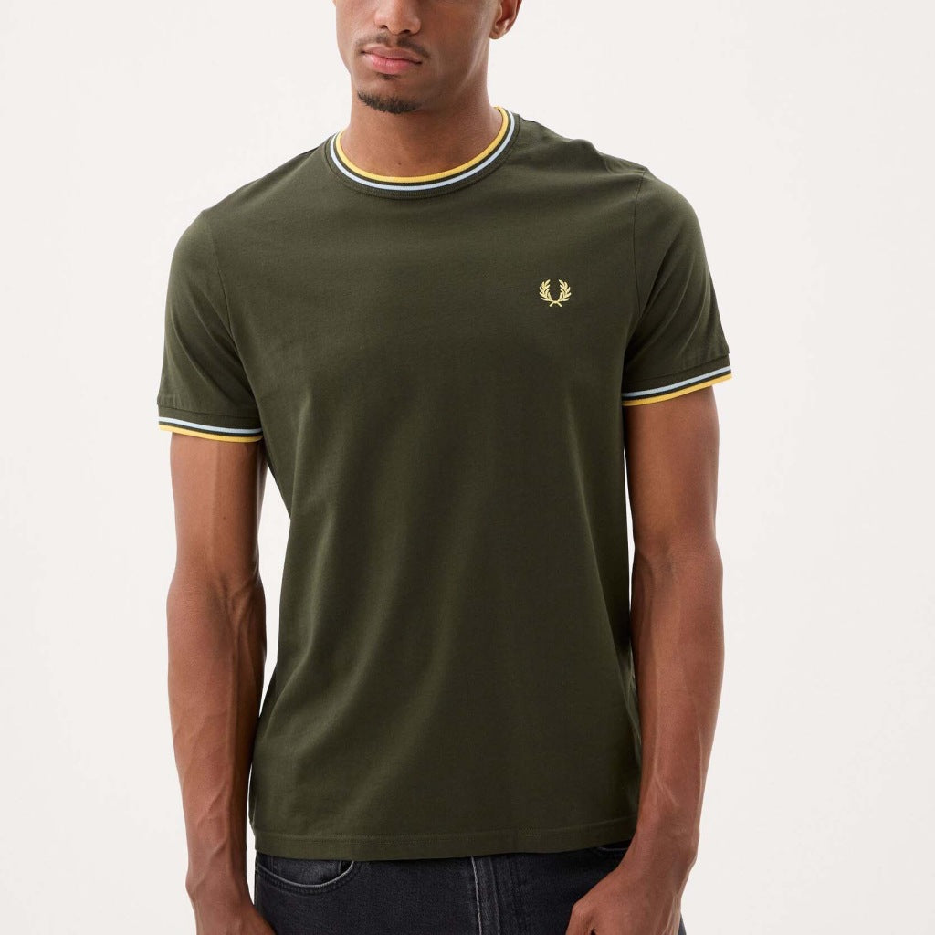 FRED PERRY  TWIN TIPPED T-SHIRT en color VERDE  (4)