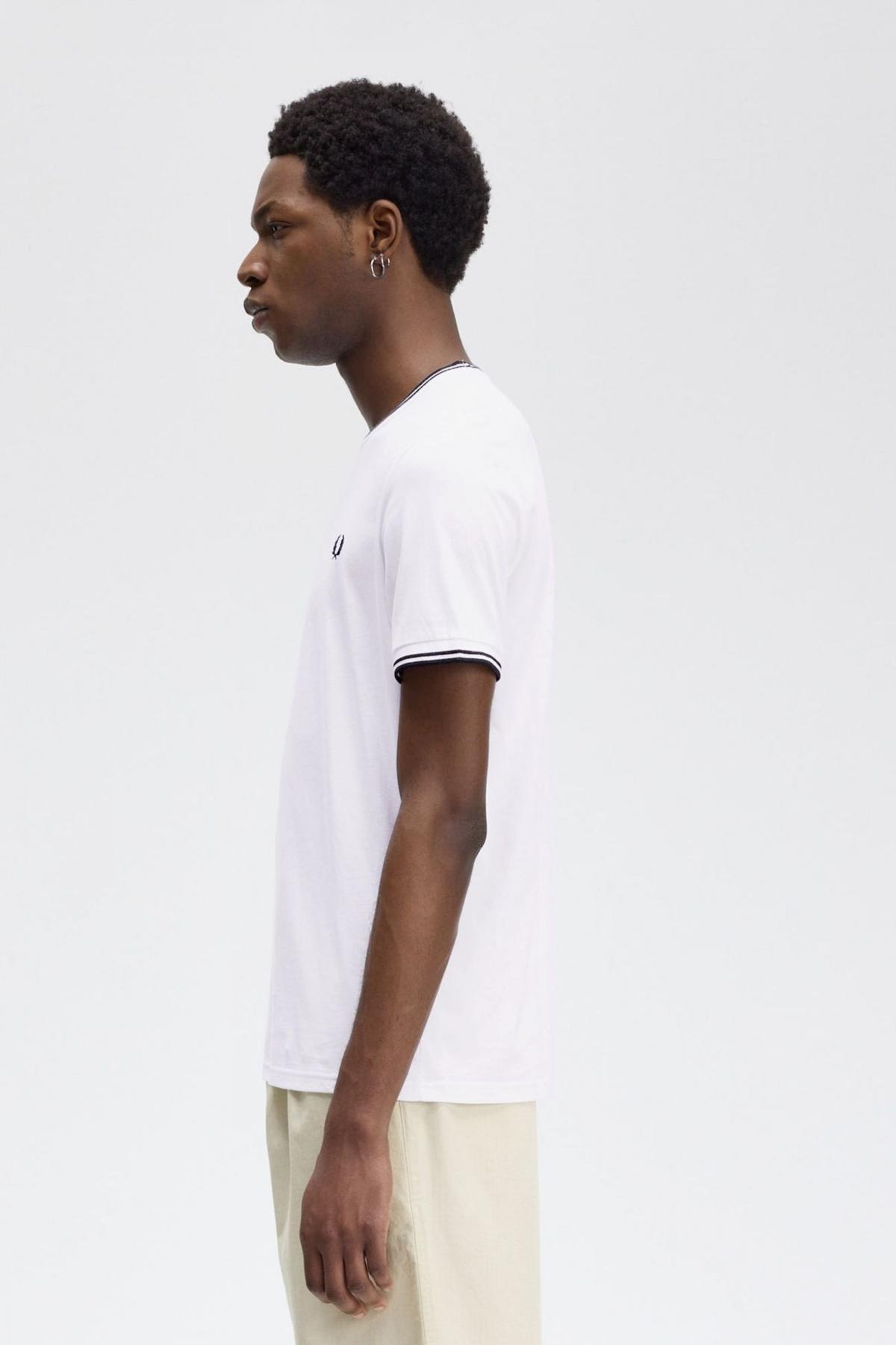 FRED PERRY  TWIN TIPPED T-SHIRT en color BLANCO  (3)
