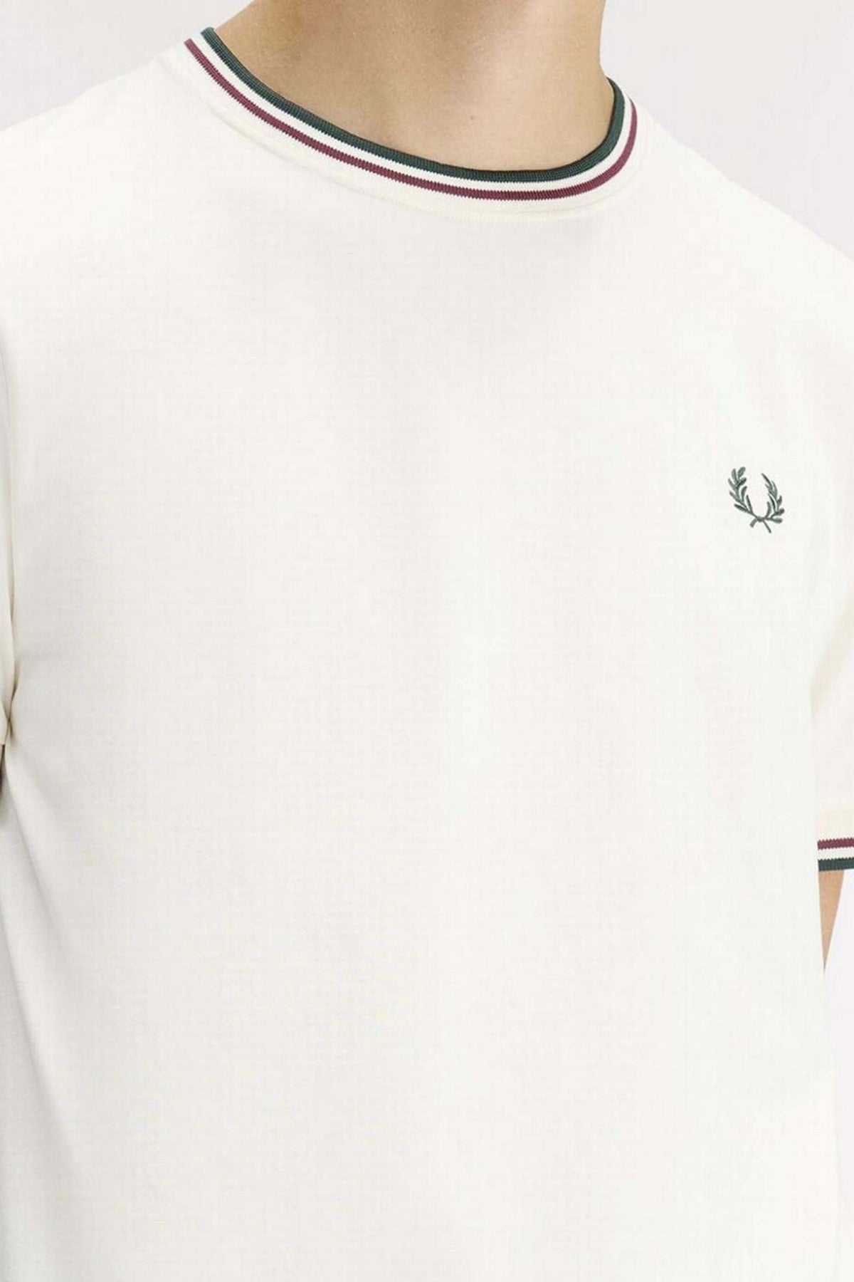 FRED PERRY  TWIN TIPPED T-SHIRT en color BLANCO  (3)