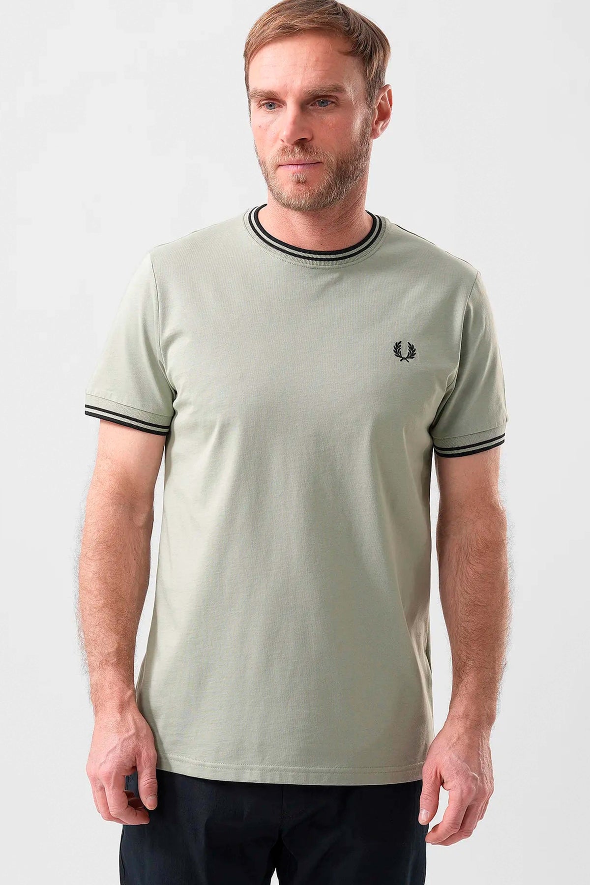 FRED PERRY  TWIN TIPPED T-SHIRT en color VERDE  (3)