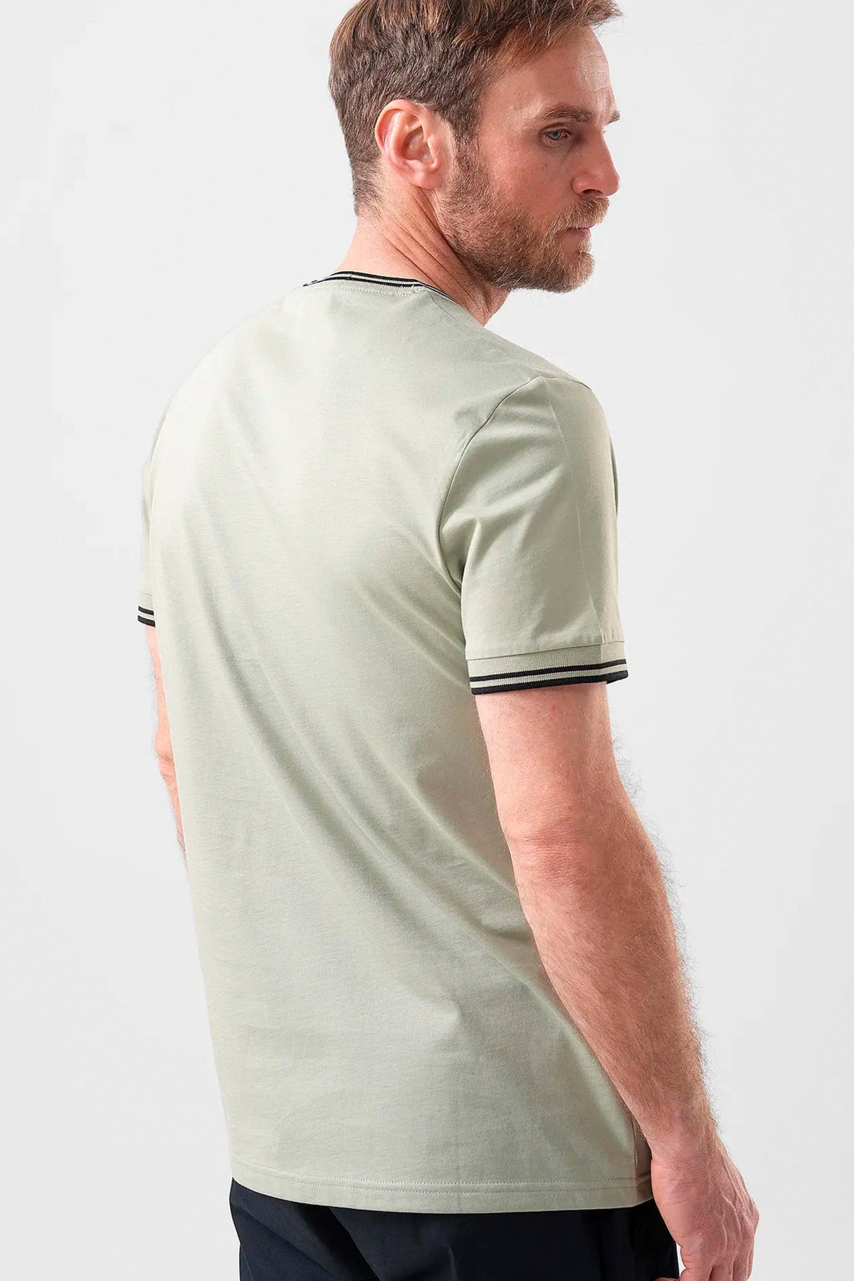 FRED PERRY  TWIN TIPPED T-SHIRT en color VERDE  (4)