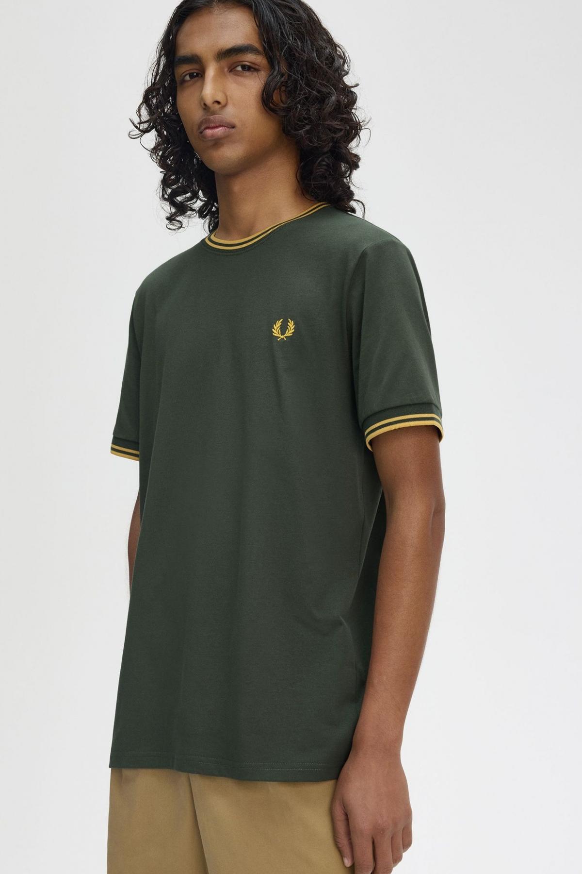 FRED PERRY  TWIN TIPPED T-SHIRT en color VERDE  (4)