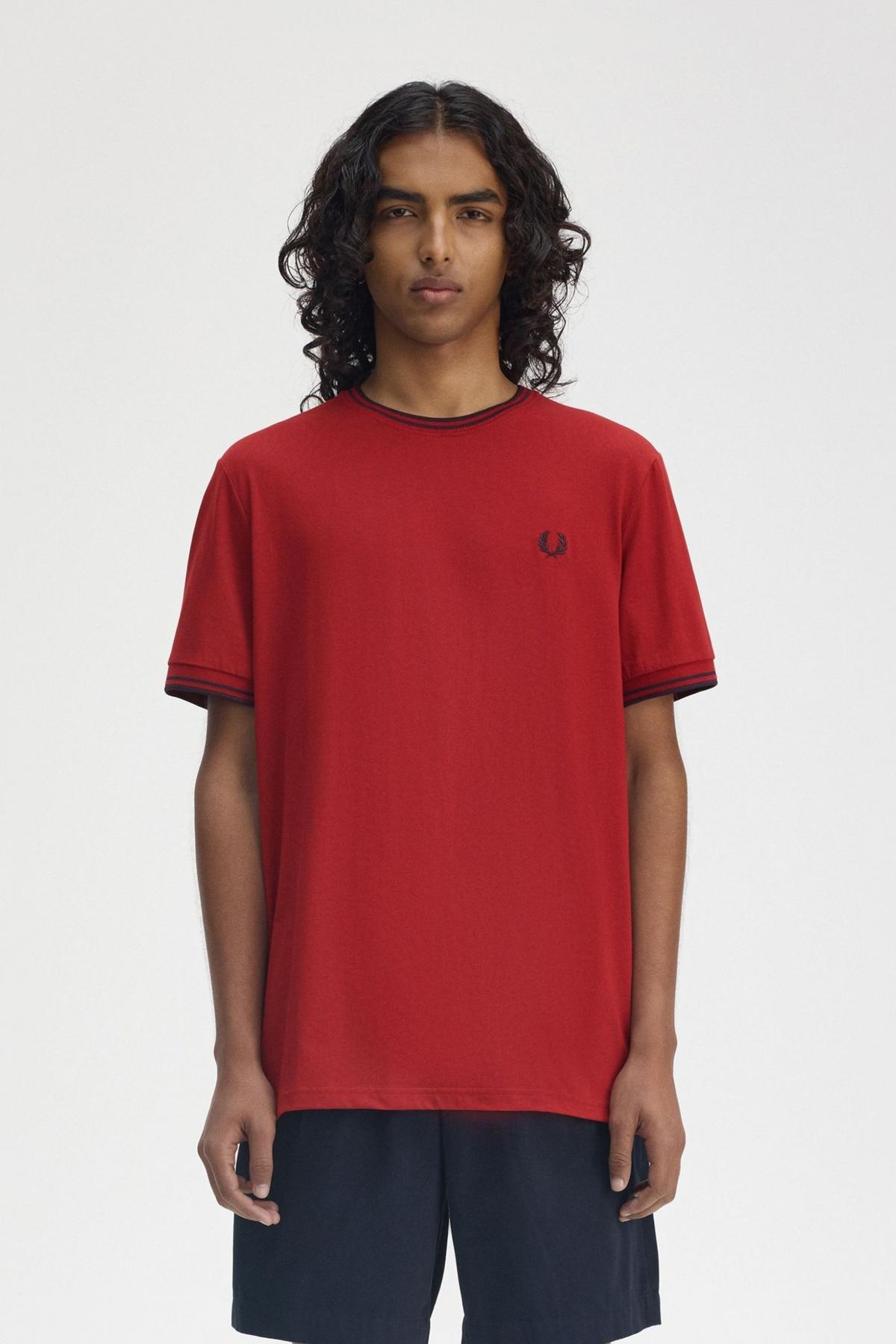 FRED PERRY  TWIN TIPPED T-SHIRT en color ROJO  (1)