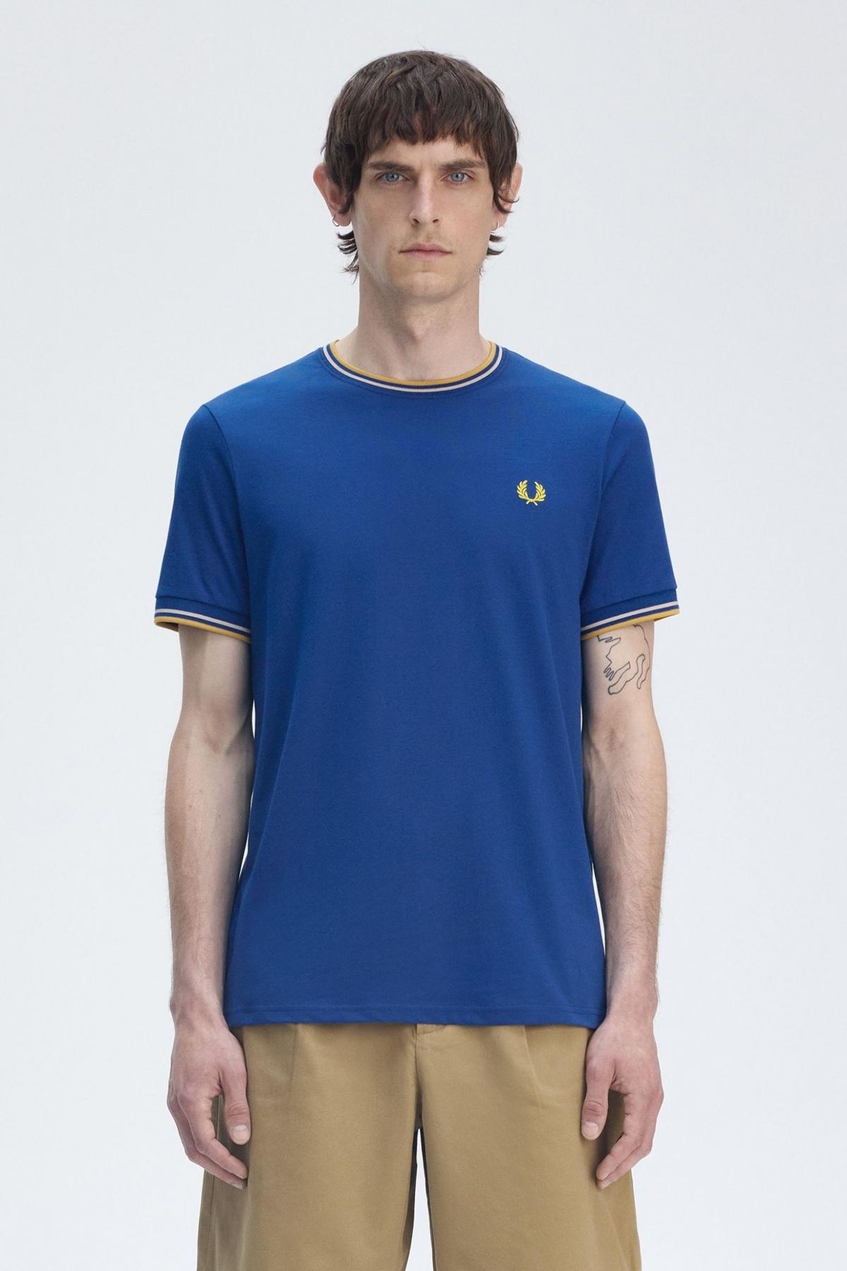 FRED PERRY  TWIN TIPPED T-SHIRT en color AZUL  (1)