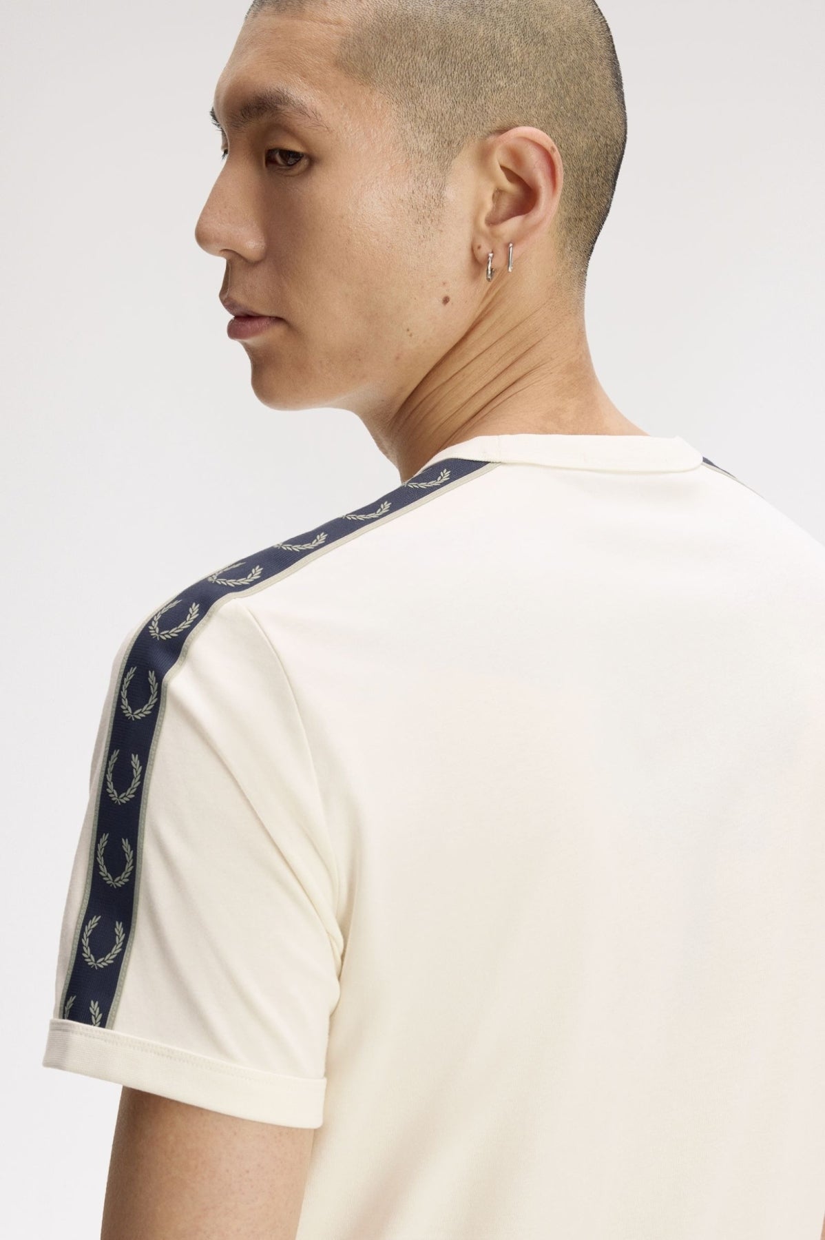 FRED PERRY MFP CONTRAST TAPE RINGER en color   (4)