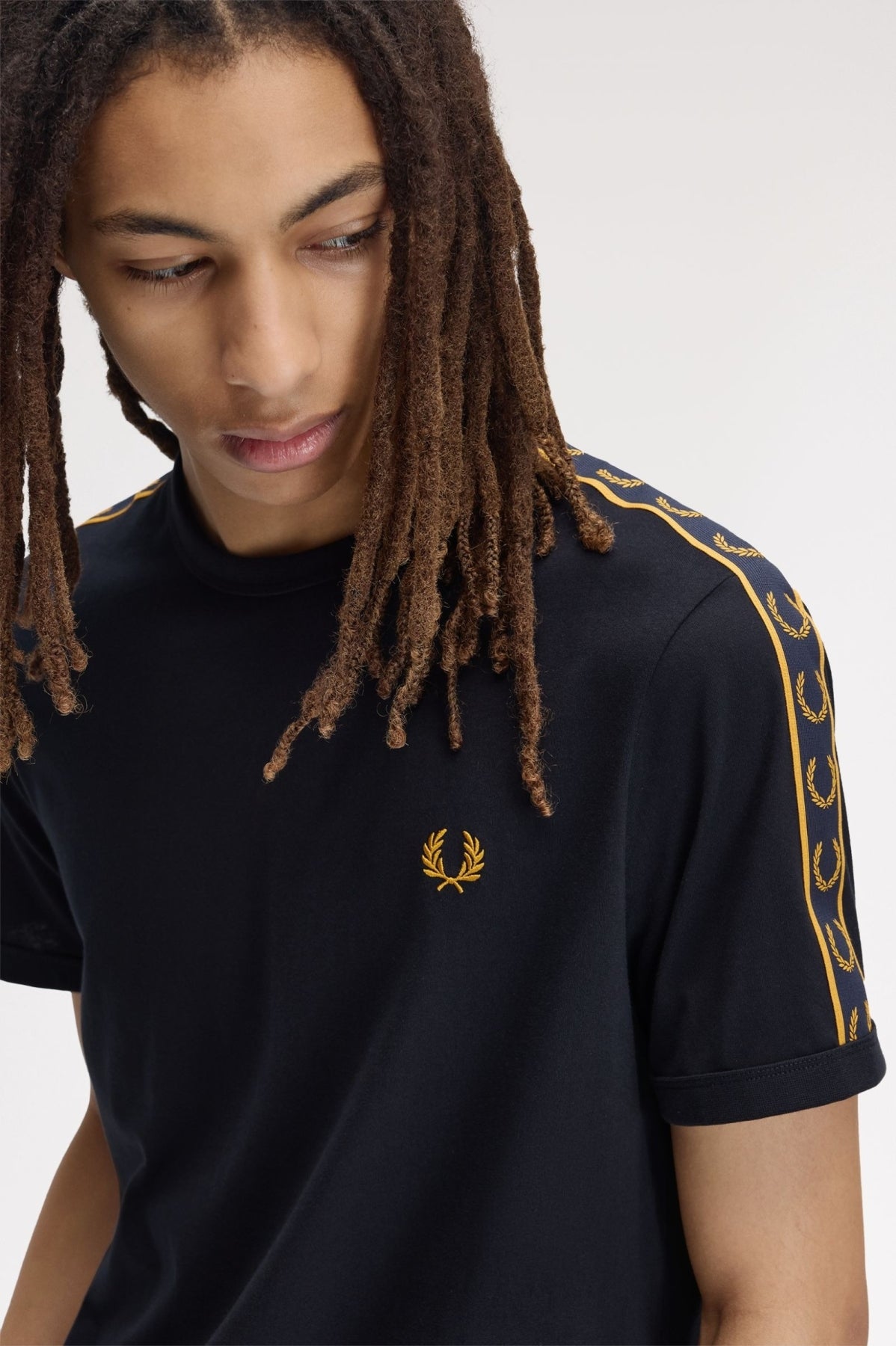 FRED PERRY MFP CONTRAST TAPE RINGER en color   (4)