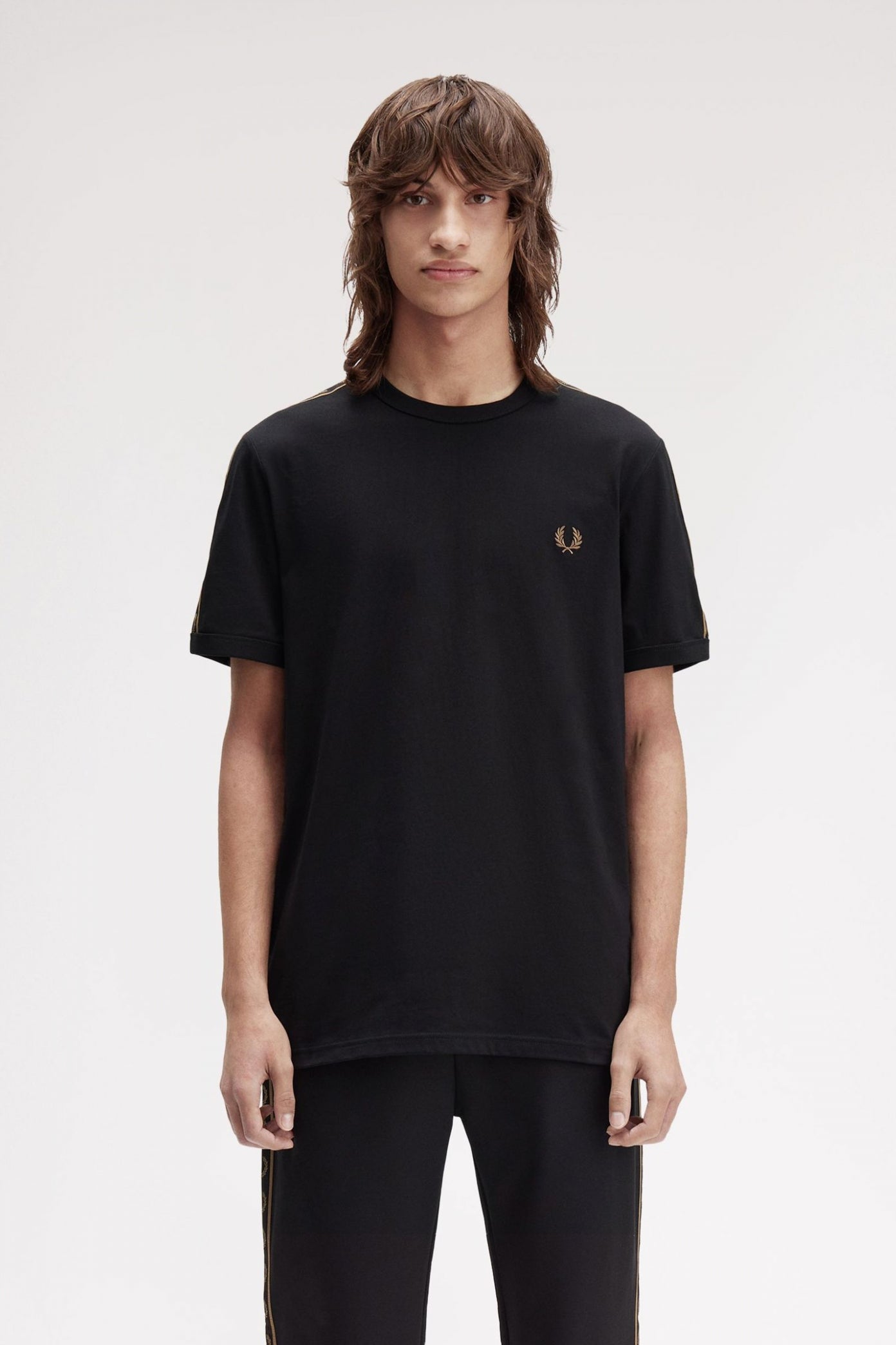 FRED PERRY CONTRAST TAPE RINGER T-SHIR en color NEGRO  (1)