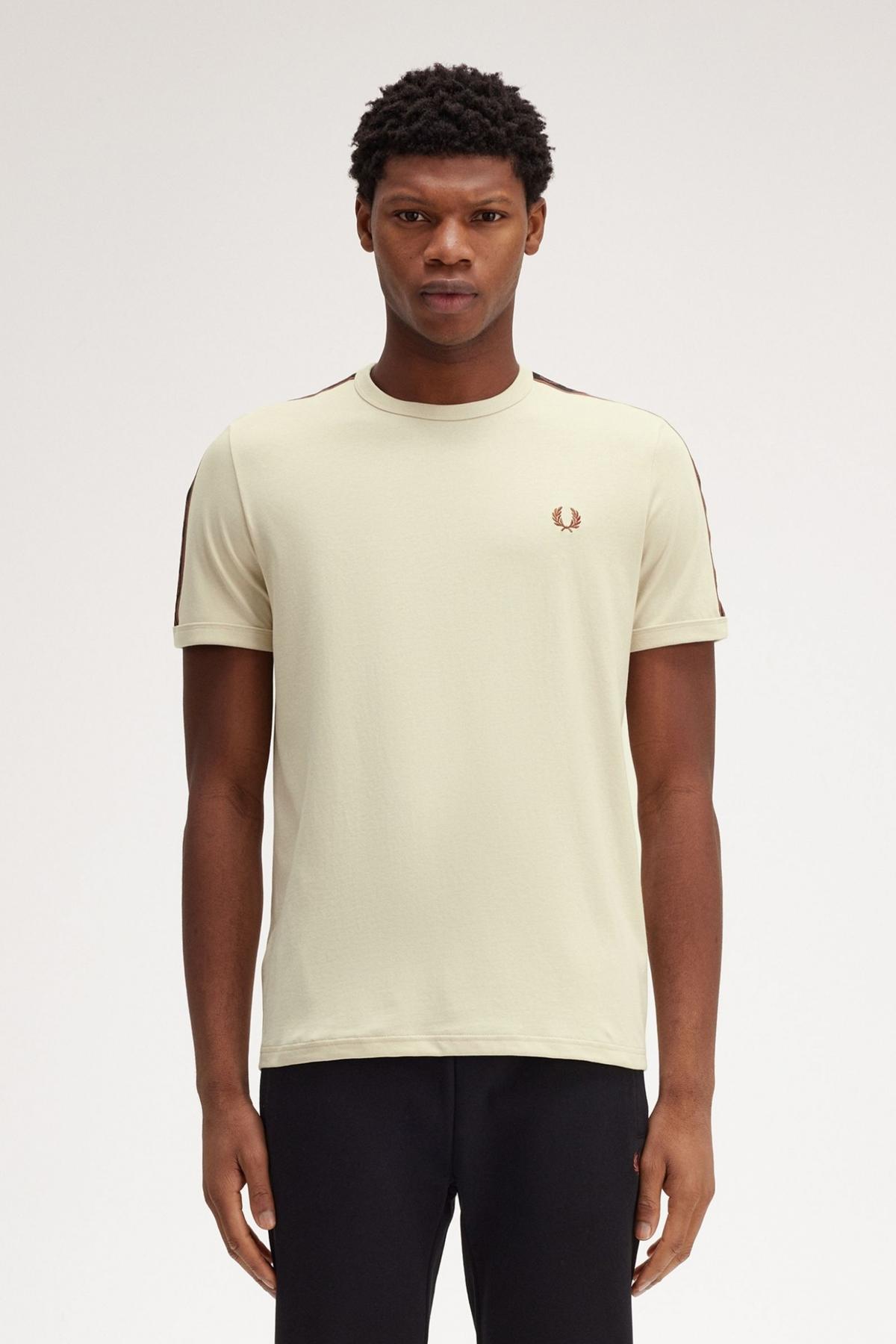 FRED PERRY CONTRAST TAPE RINGER T-SHIR en color BEIS  (1)