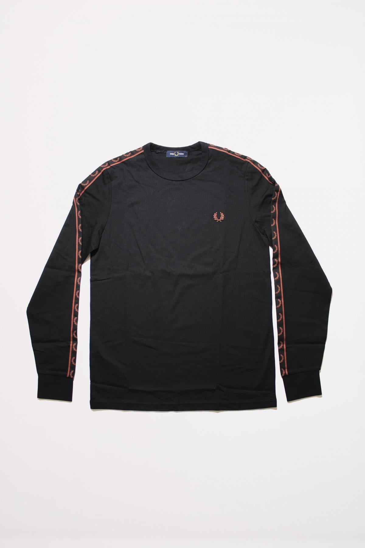 FRED PERRY TAPED LONG SLEEVE TEE en color NEGRO  (1)
