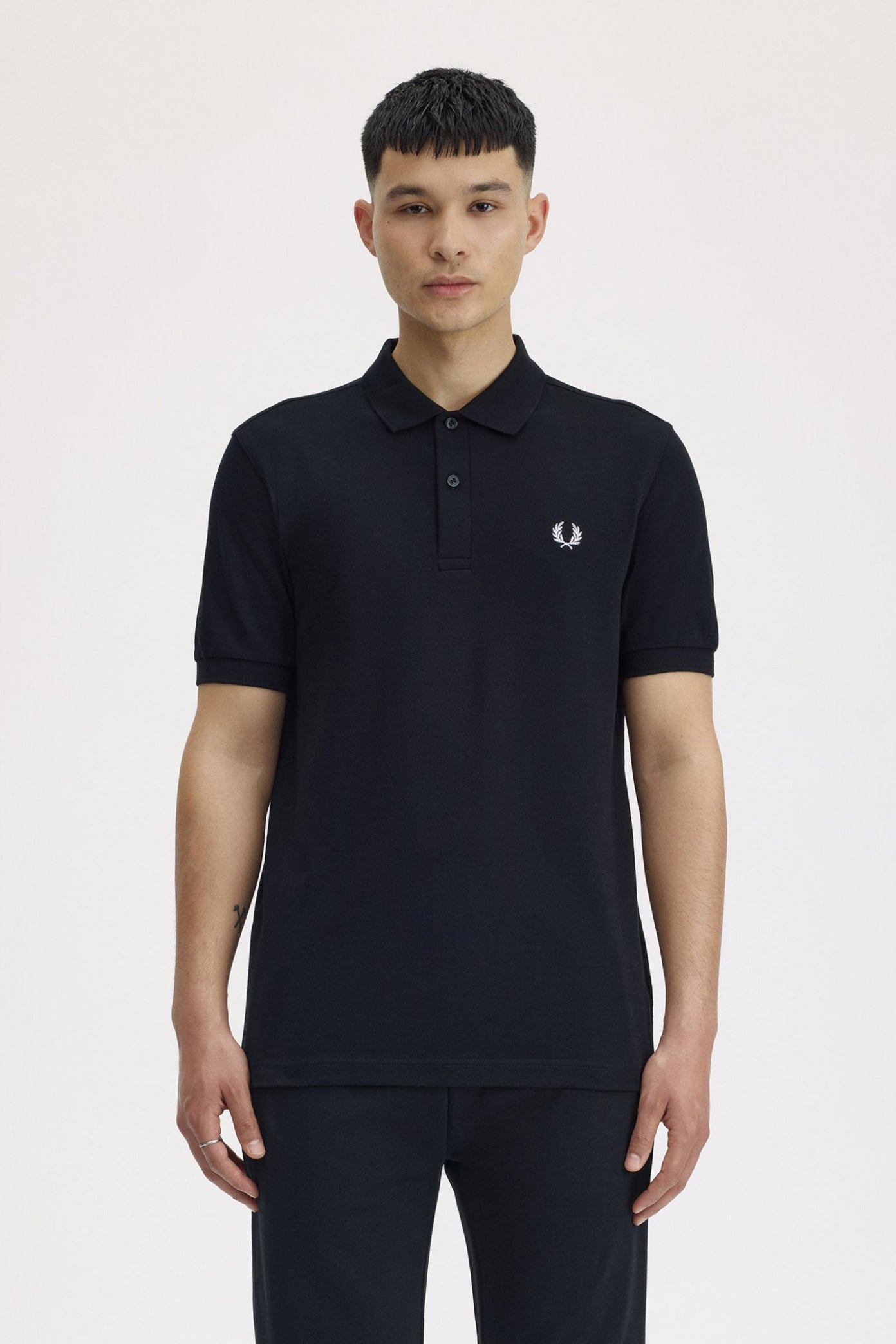 FRED PERRY  PLAIN FRED PERRY SHIRT en color NEGRO  (1)
