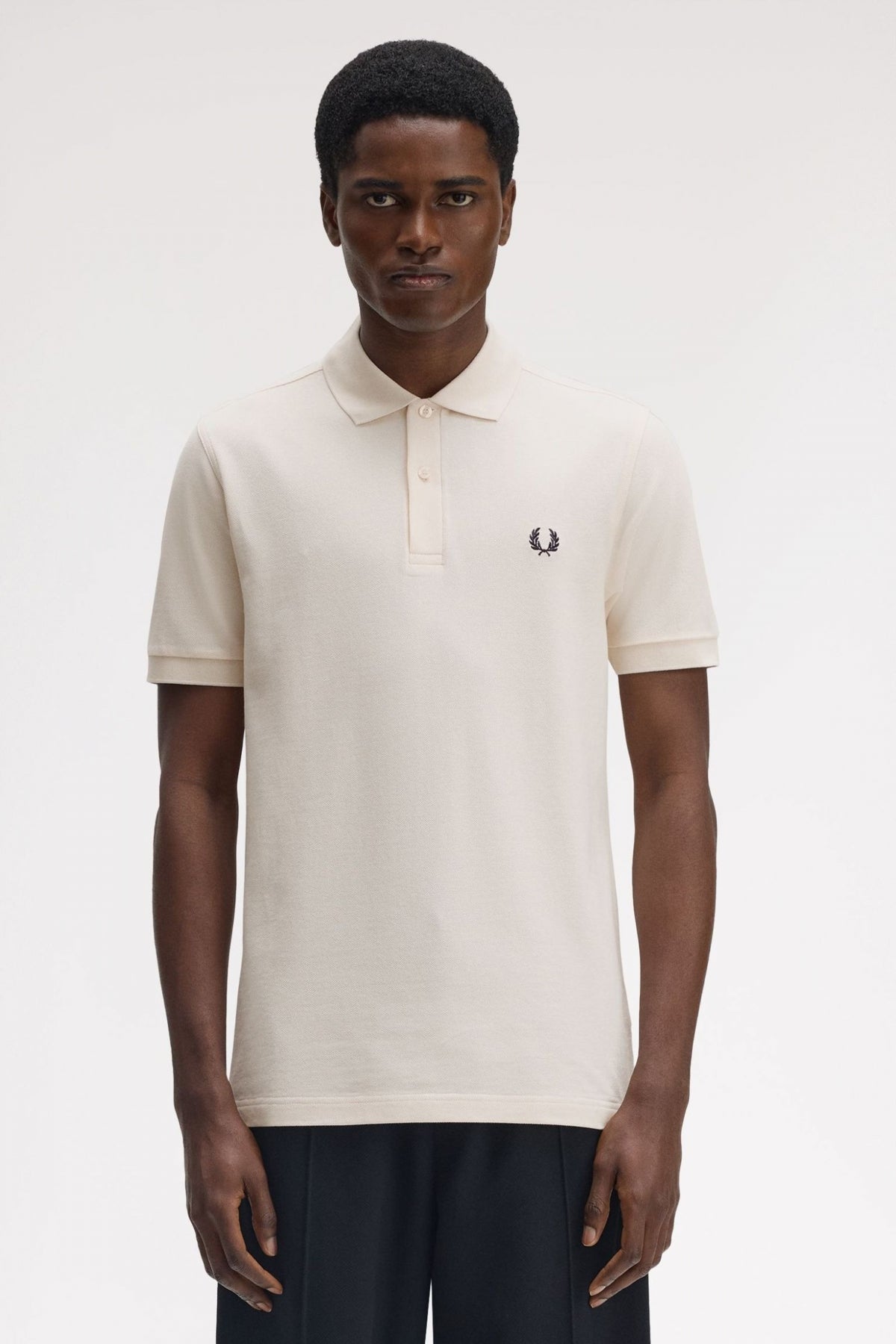FRED PERRY  PLAIN FRED PERRY SHIRT en color BEIS  (1)