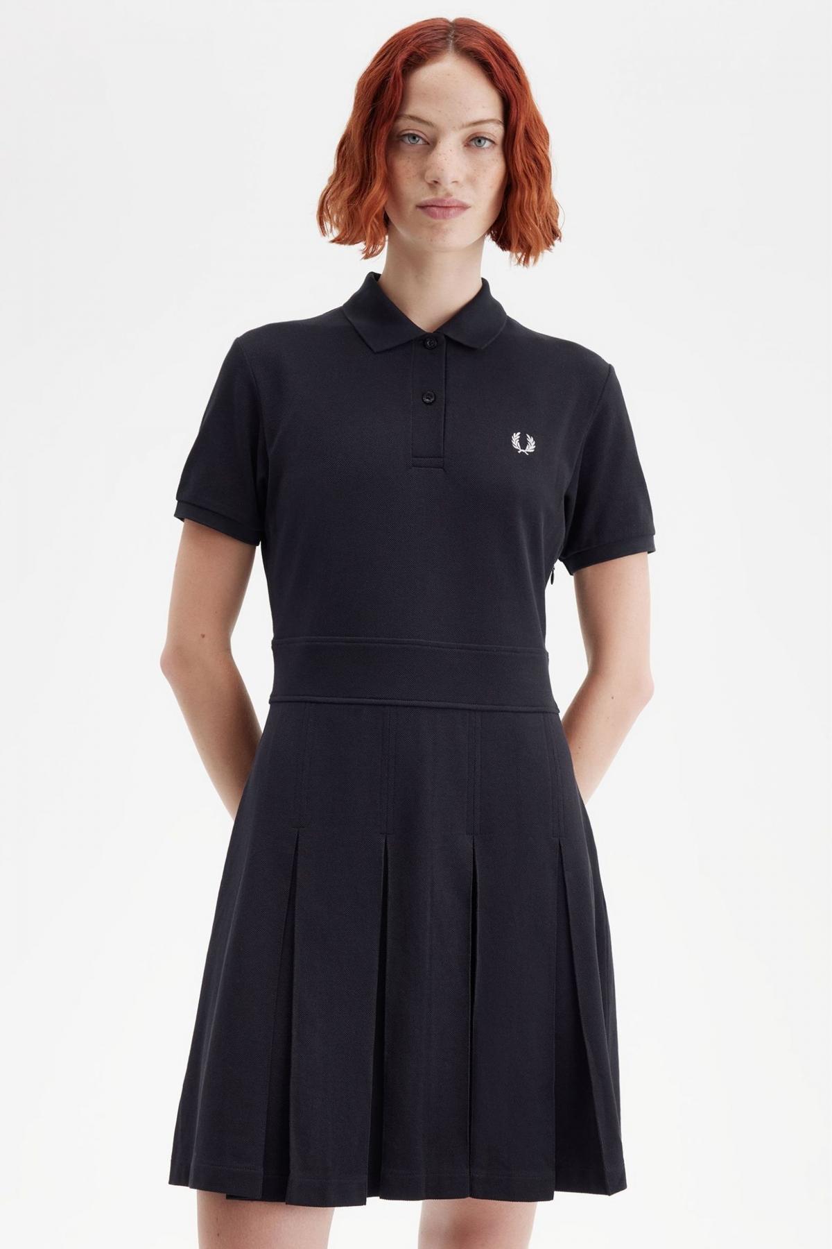 FRED PERRY PLEATED TENNIS DRESS en color NEGRO  (1)