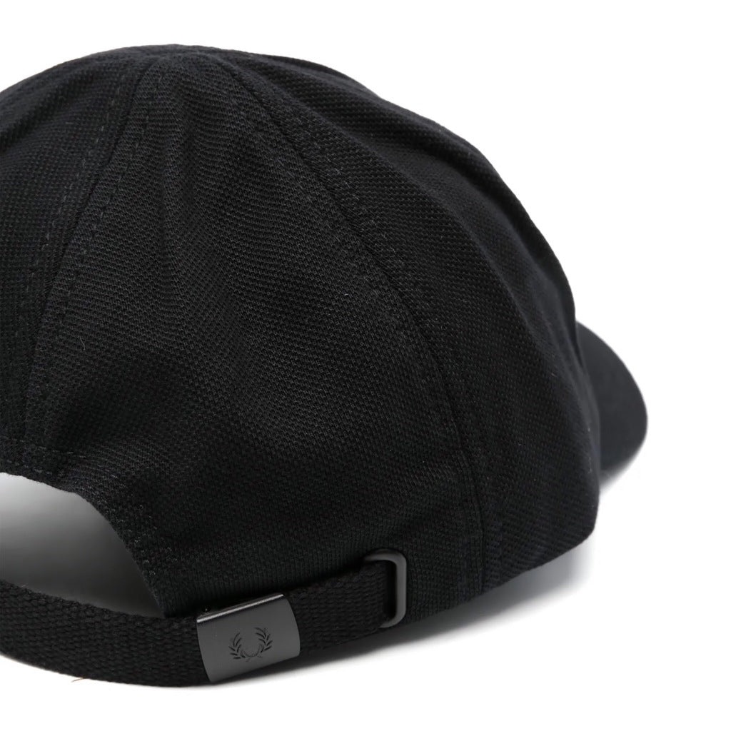 FRED PERRY PIQUE CLASSIC CAP en color NEGRO  (5)