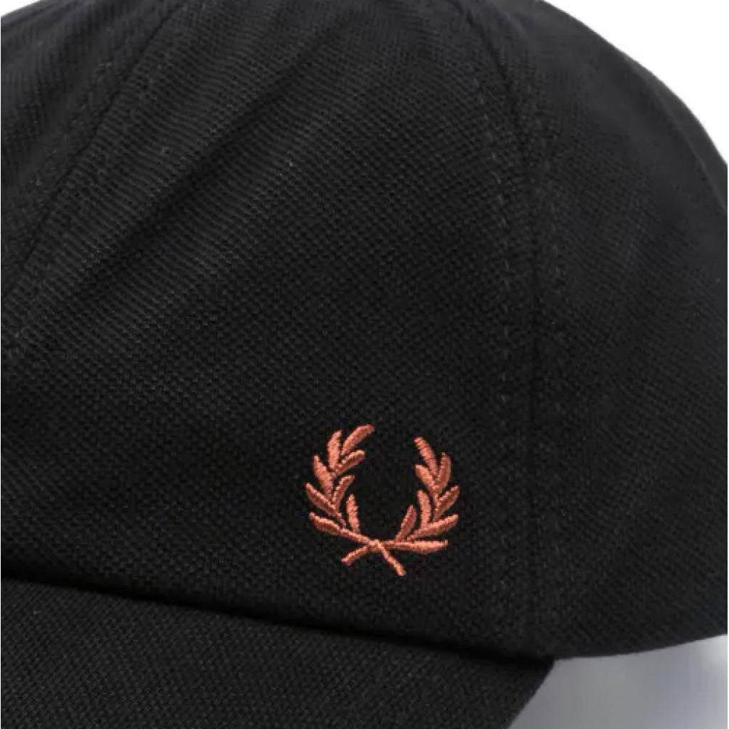 FRED PERRY PIQUE CLASSIC CAP en color NEGRO  (6)