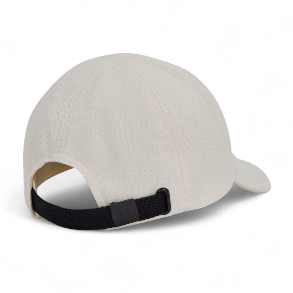 FRED PERRY PIQUE CLASSIC CAP en color BEIS  (5)