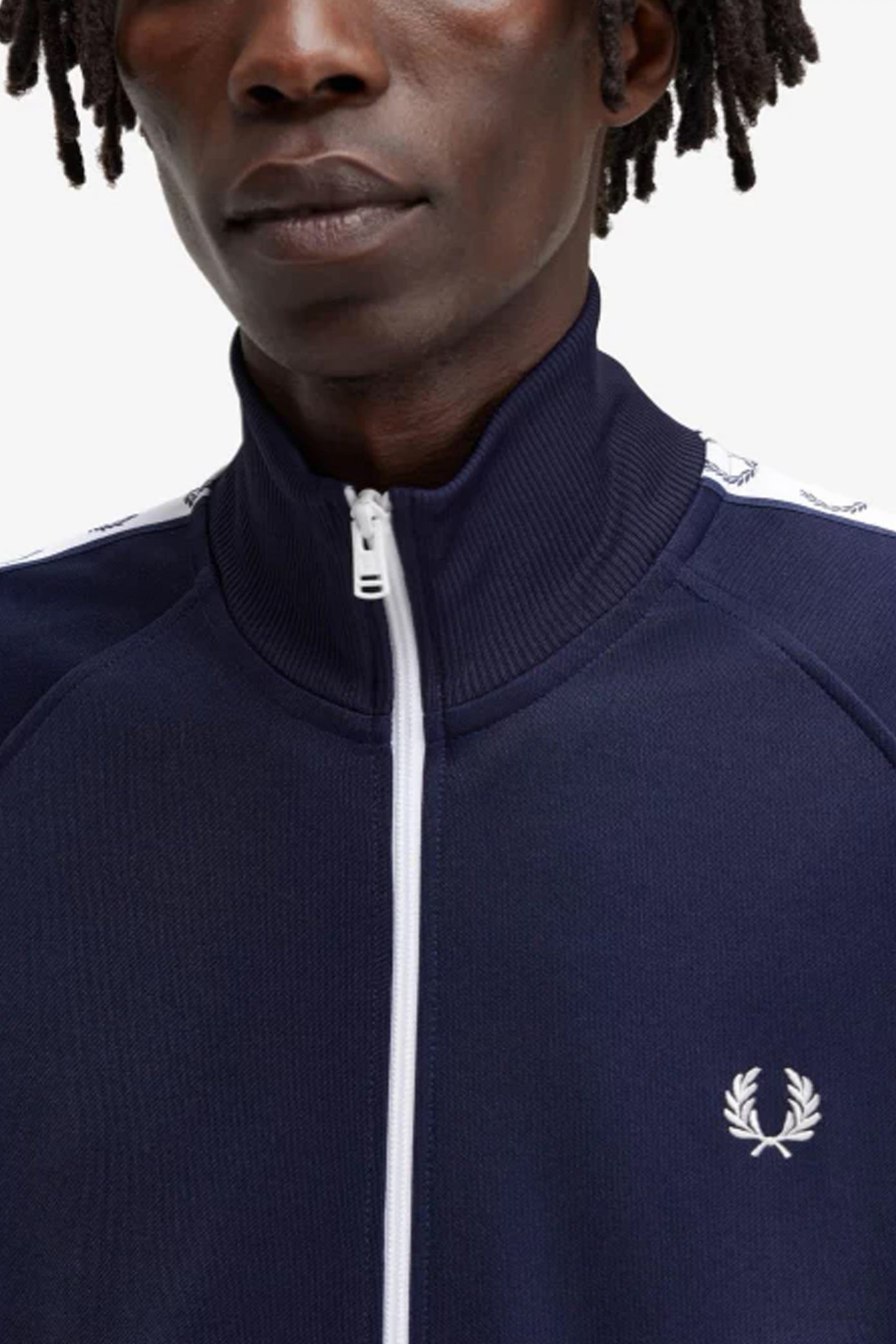 FRED PERRY TRACK JACKET en color AZUL  (3)
