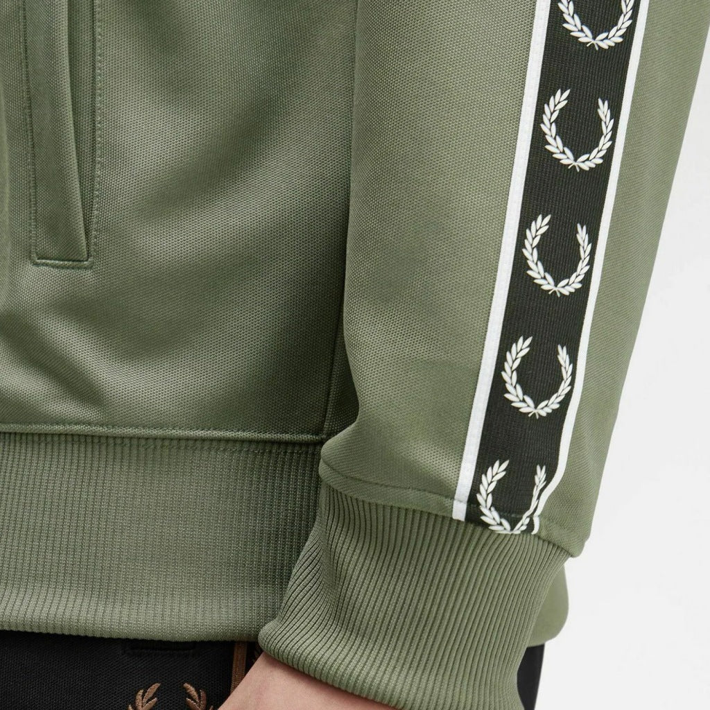 FRED PERRY TRACK JACKET en color VERDE  (6)
