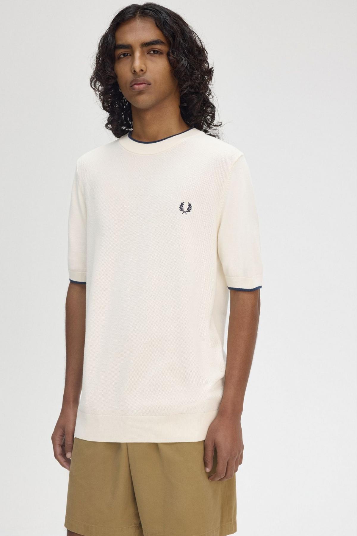 FRED PERRY TEXTURE FRONT KNITTED T-SHI en color BEIS  (4)
