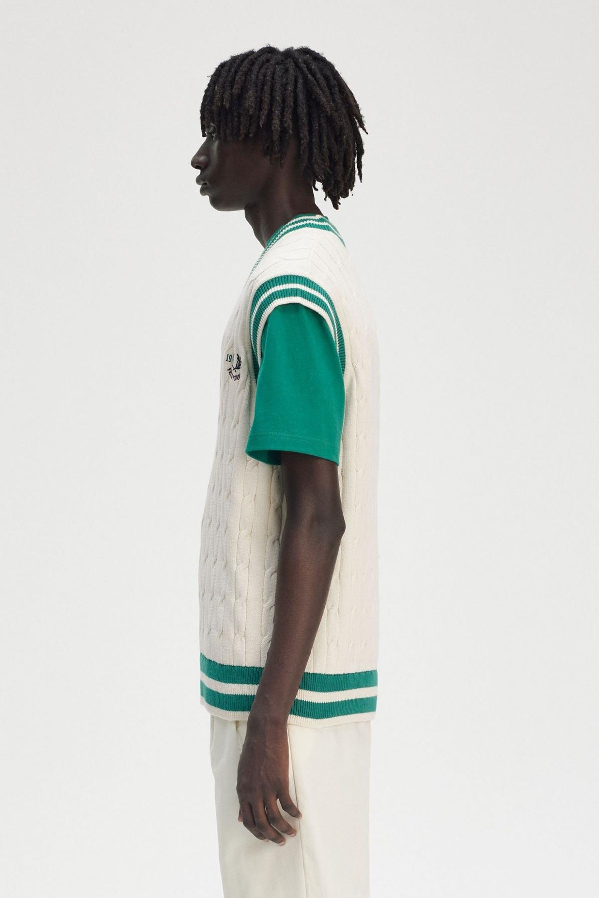 FRED PERRY CABLE KNIT TENNIS TANK en color BEIS  (3)