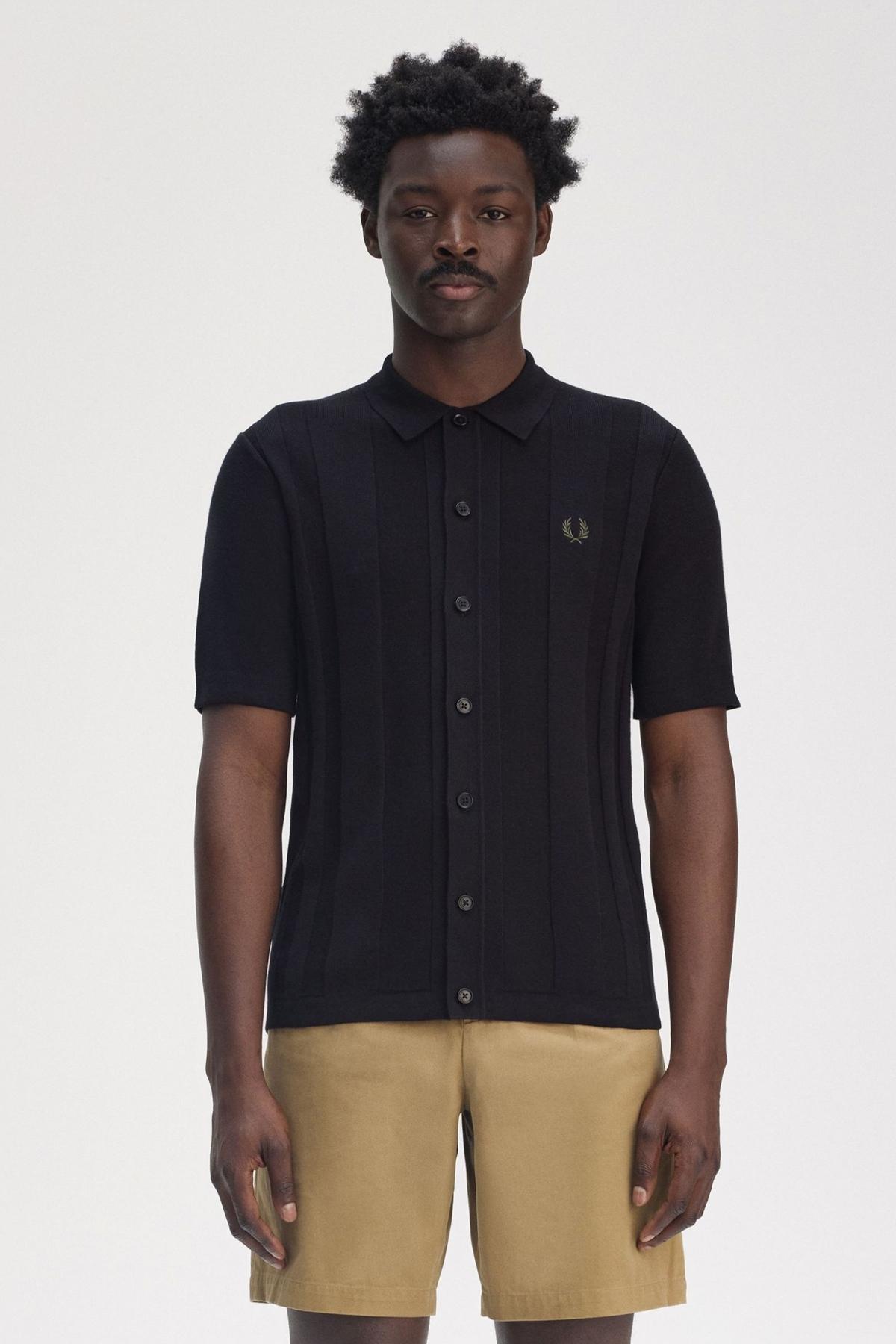 FRED PERRY BUTTON THROUGH SS SHIRT en color NEGRO  (1)