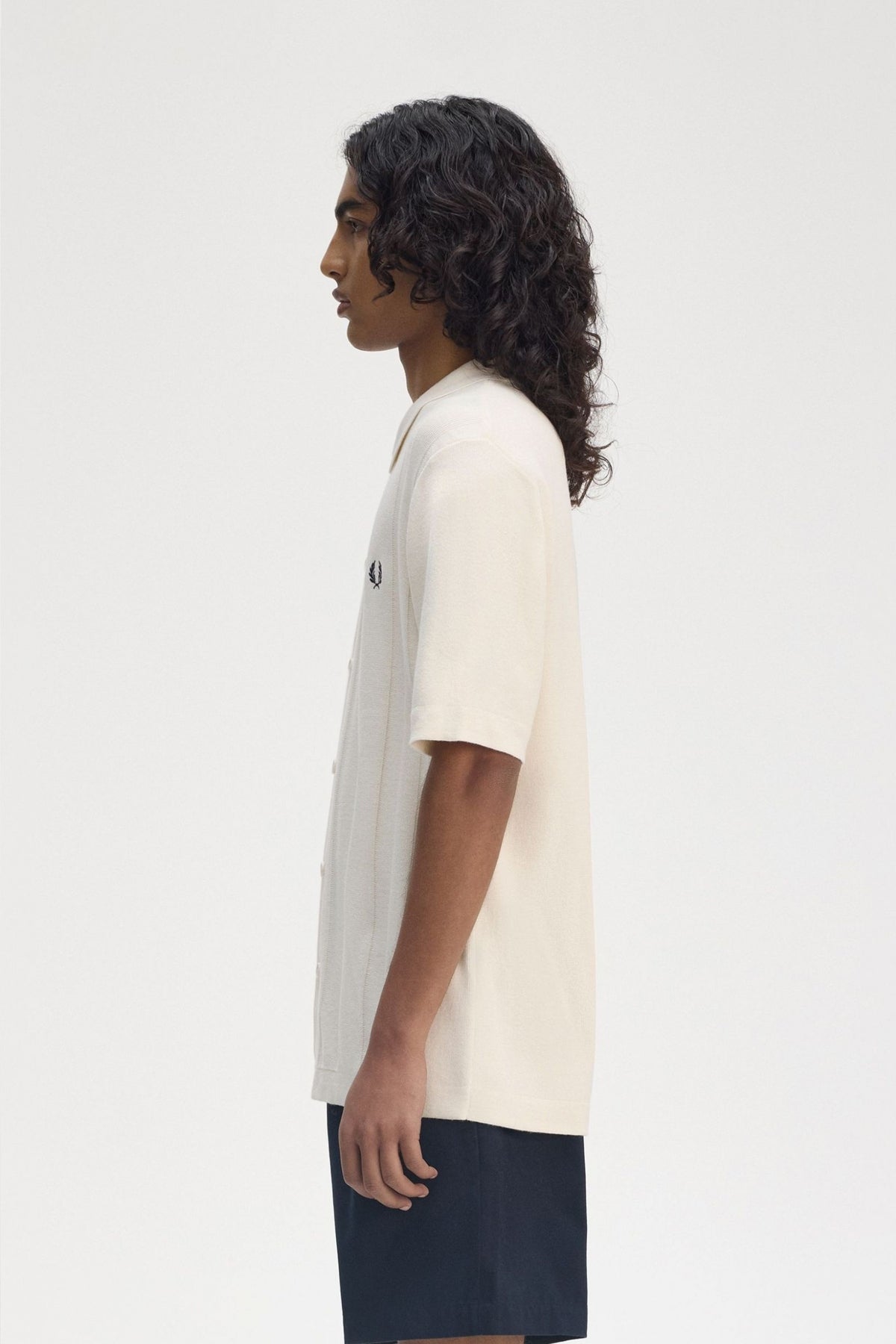 FRED PERRY BUTTON THROUGH SS SHIRT en color BEIS  (3)