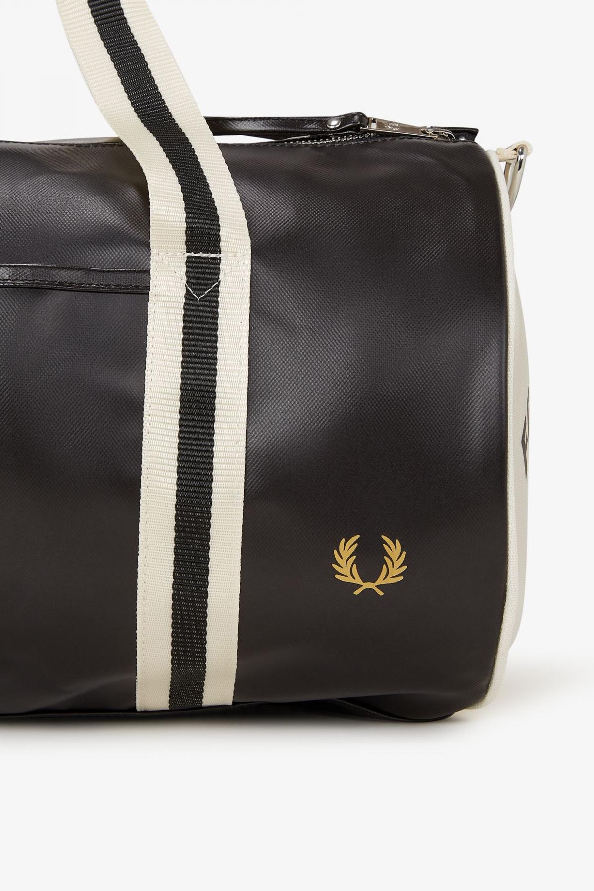 FRED PERRY CLASSIC BARREL BAG en color NEGRO  (4)