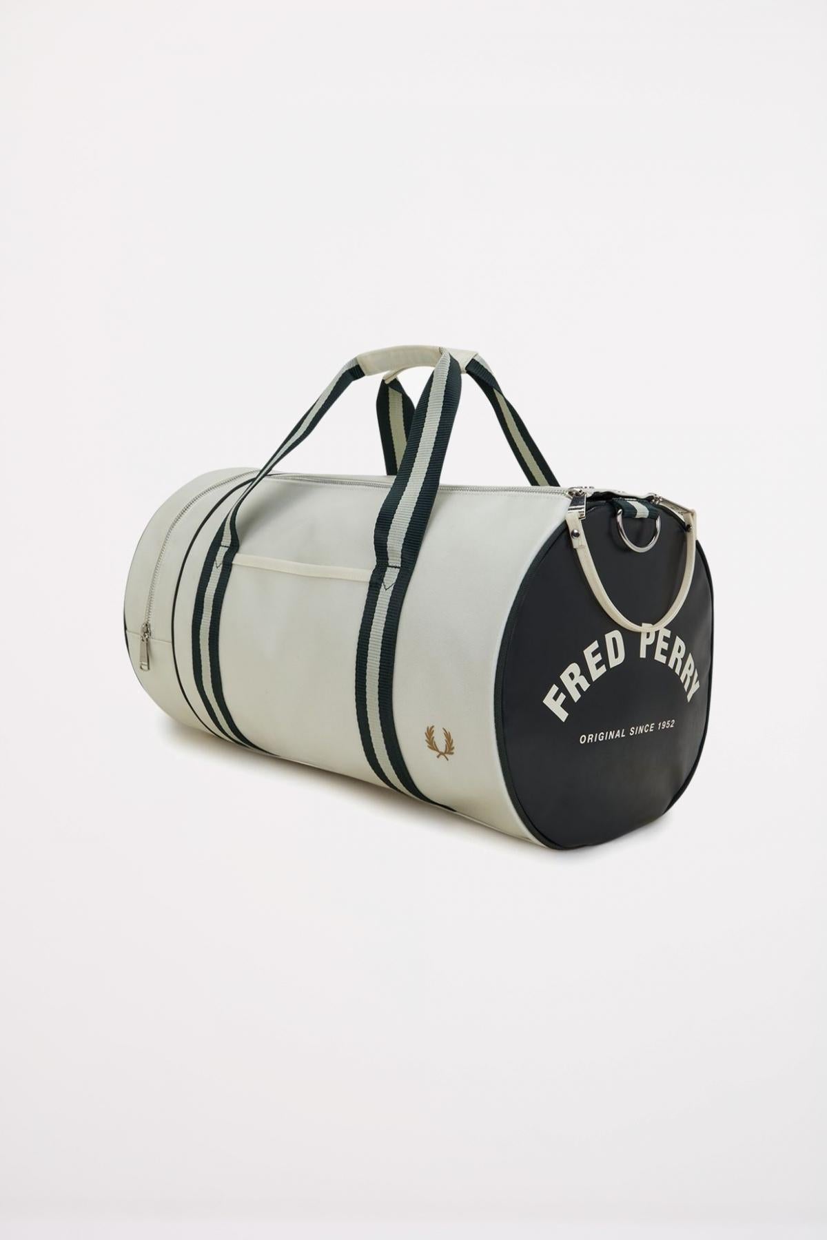 FRED PERRY CLASSIC BARREL BAG en color BLANCO  (2)