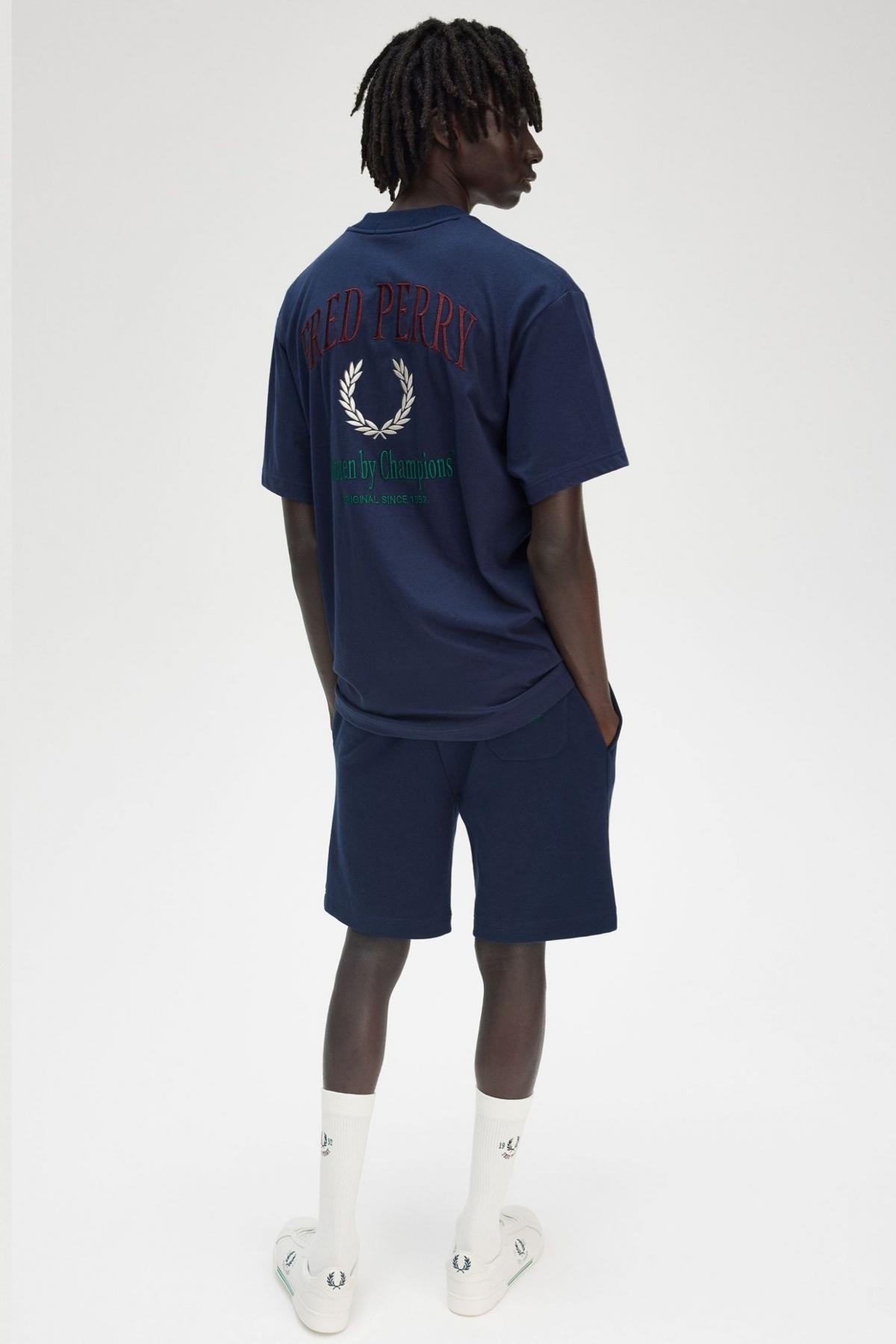 FRED PERRY EMBROIDERED CHAMPION T-SHIR en color AZUL  (4)