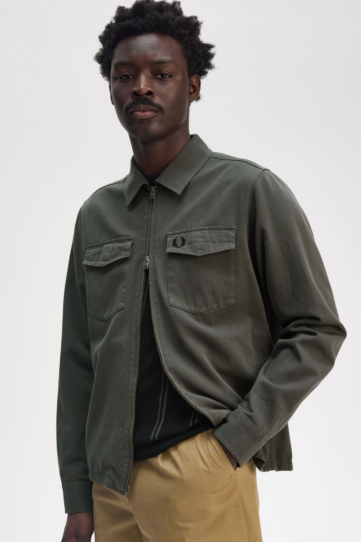 FRED PERRY  TWILL ZIP-THROUGH OVERSHIRT en color VERDE  (4)