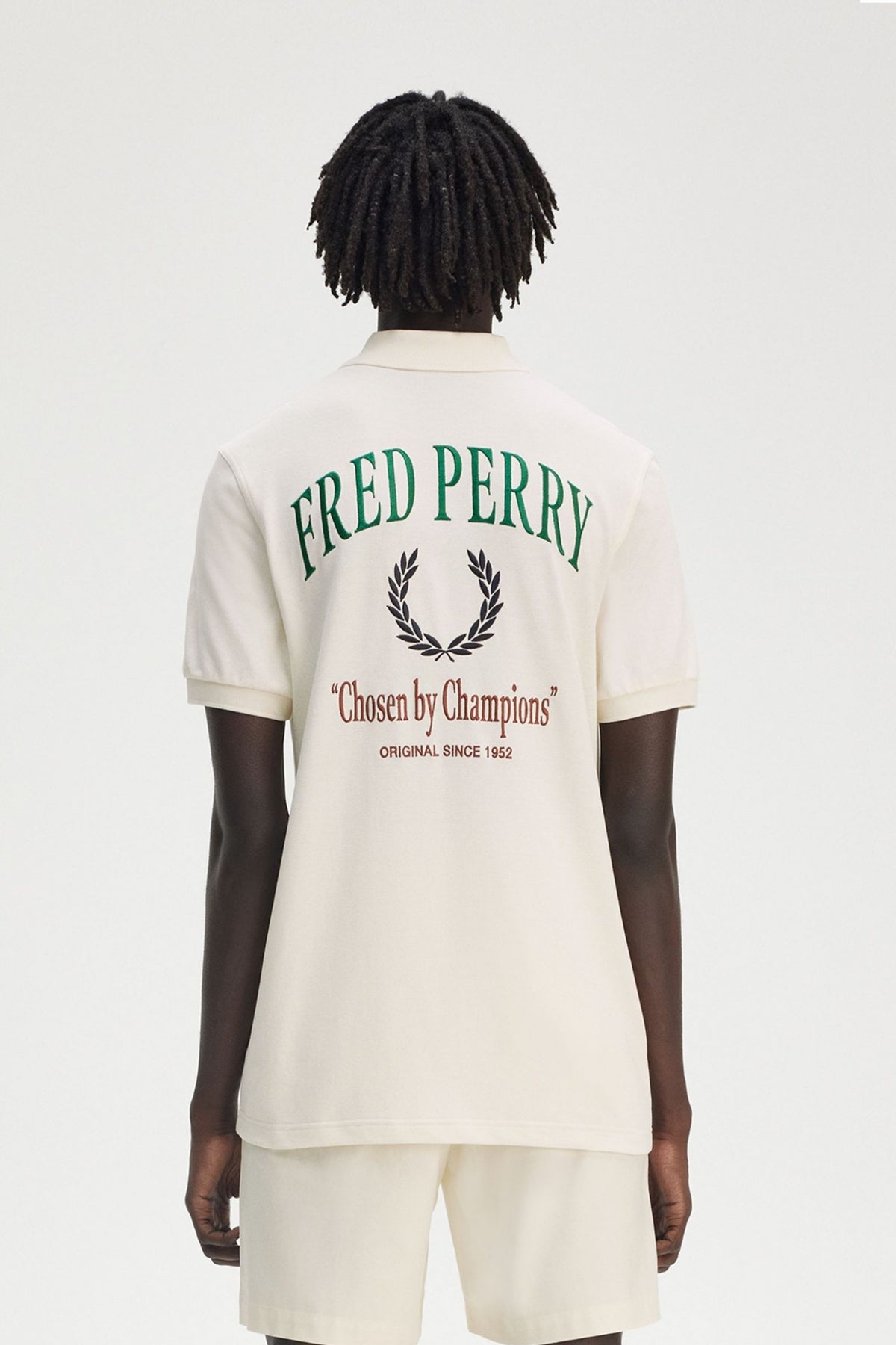 FRED PERRY CLUBHOUSE EMBROIDERED POLO en color BEIS  (3)