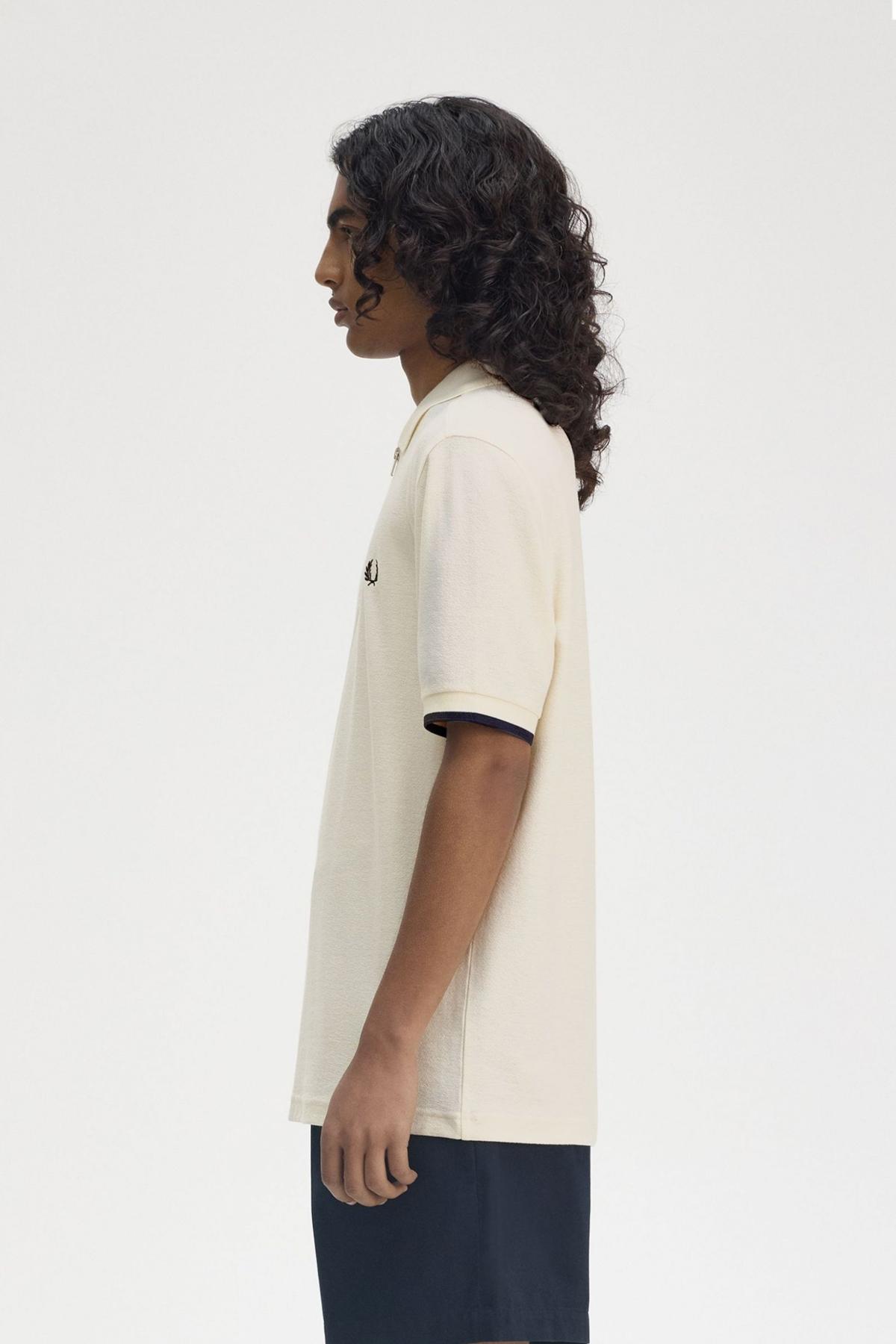 FRED PERRY CREPE PIQUE ZIP NECK en color BEIS  (2)