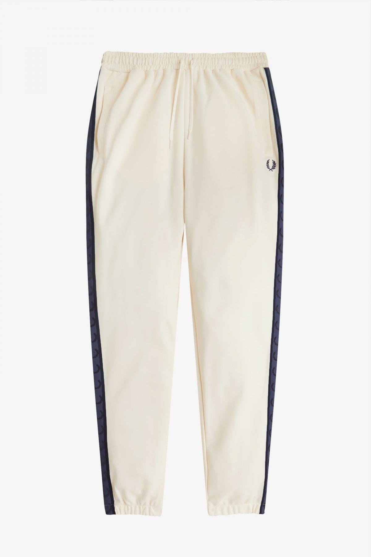FRED PERRY CONTRAST TAPED TRACK PANT en color BEIS  (2)