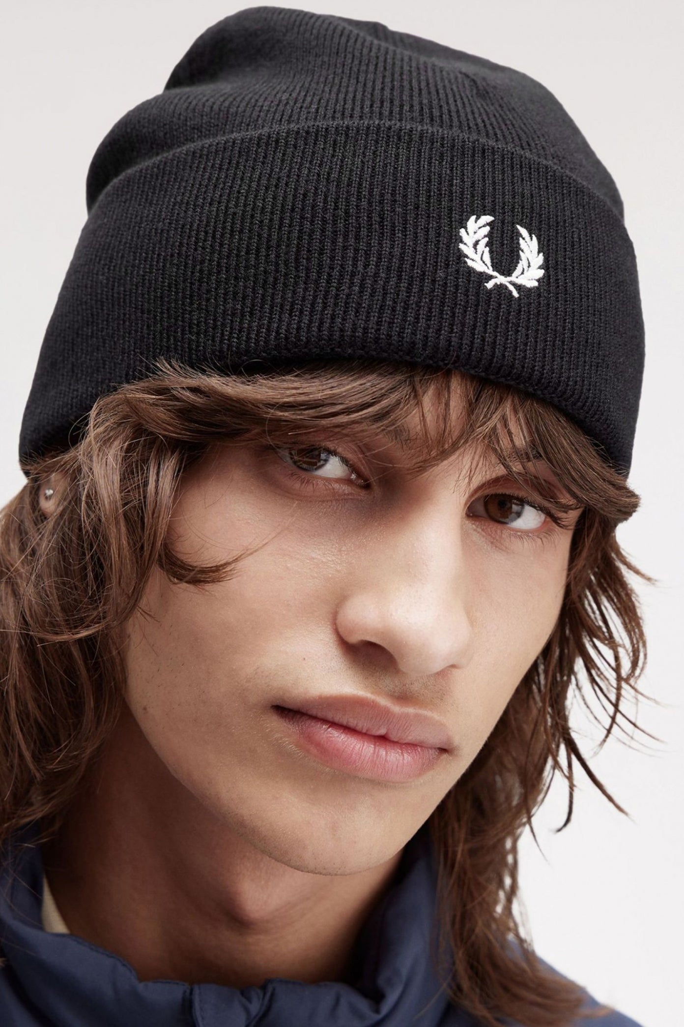 FRED PERRY  CLASSIC BEANIE  en color NEGRO  (3)