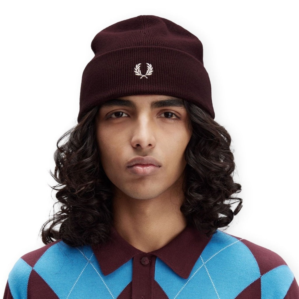 FRED PERRY  CLASSIC BEANIE  en color BURDEOS  (6)