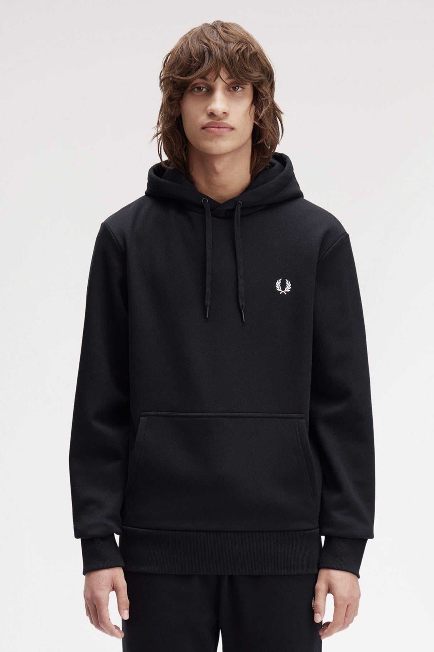 FRED PERRY BRANDING HOODED SWEATS en color NEGRO  (1)