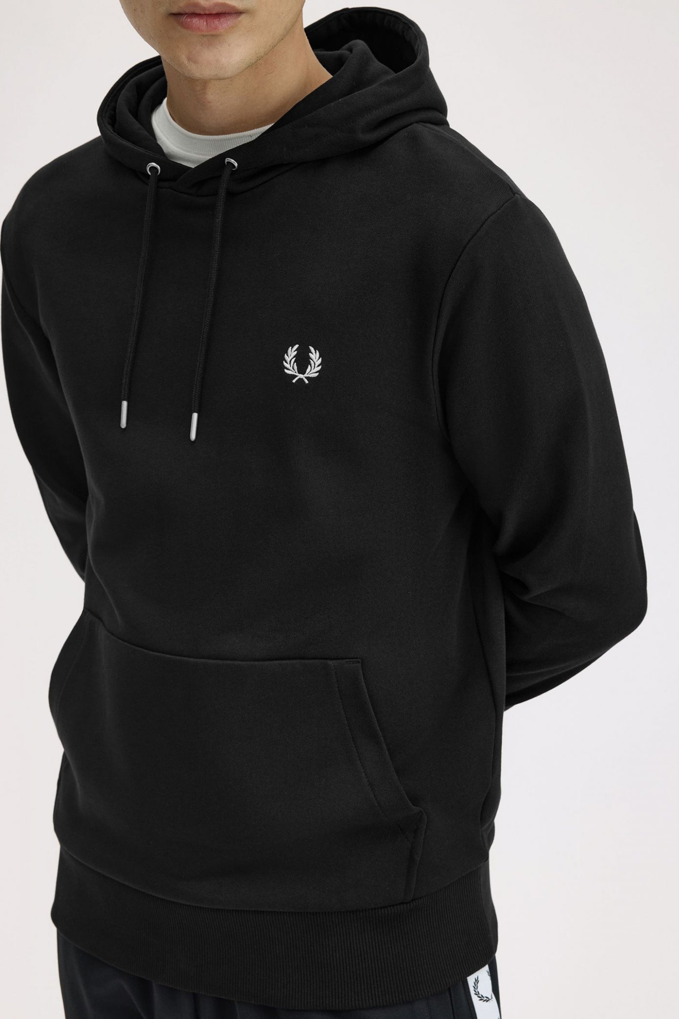 FRED PERRY TIPPED HOODED SWEATSHIRT en color NEGRO  (4)