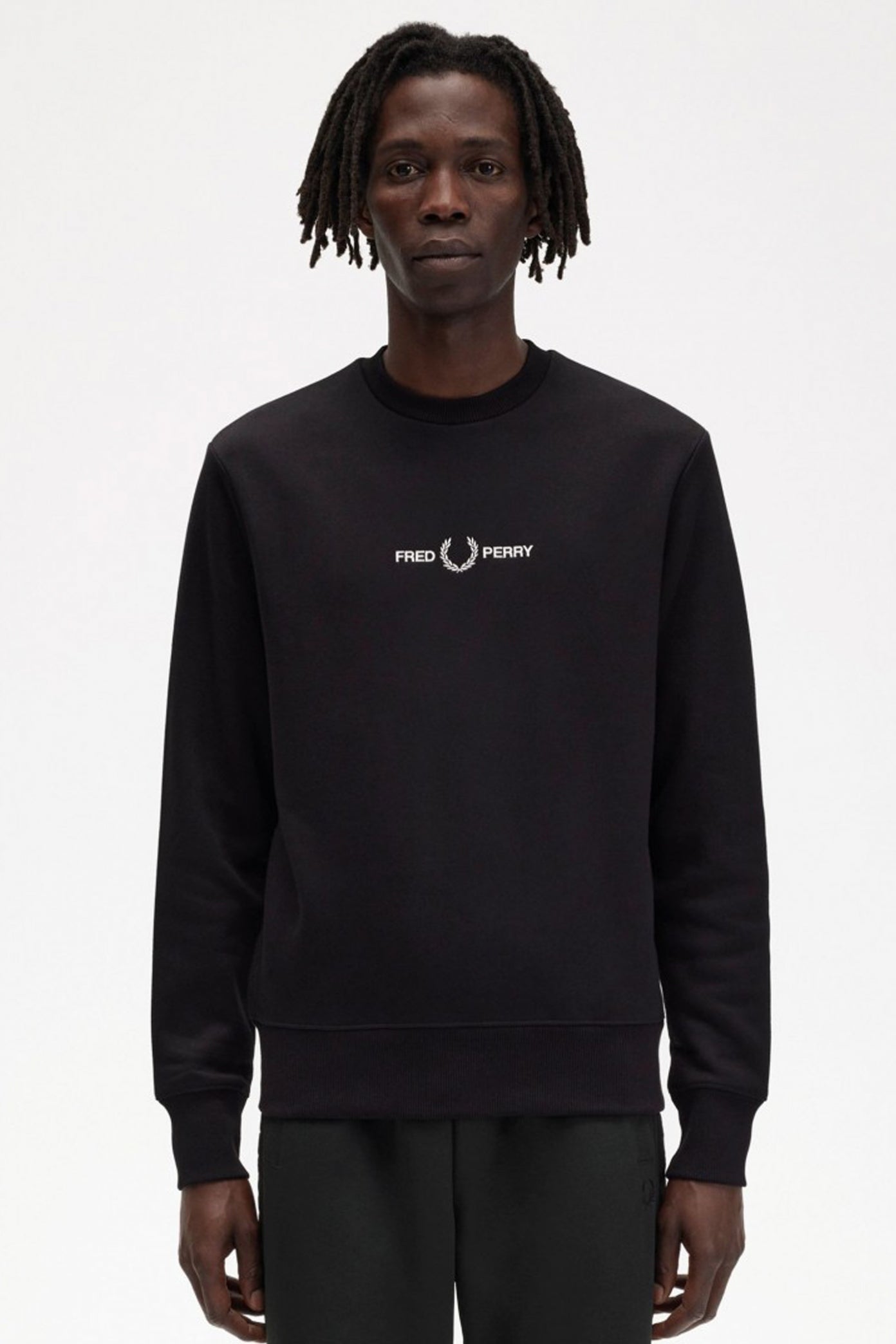 FRED PERRY  EMBROIDERED SWEATSHIRT  en color NEGRO  (4)